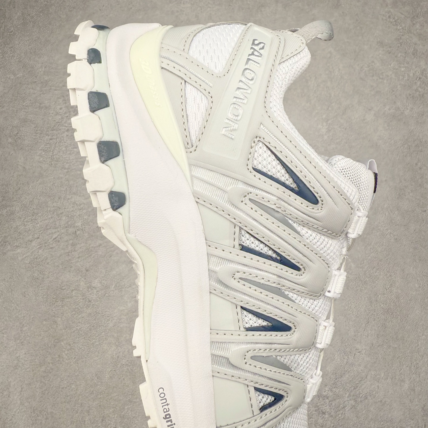 图片[6]-＃HP纯原 SALOMON XA Pro 3D ADV 萨洛蒙潮流越野机能户外功能鞋 虎扑平台特供订单 耗时半年巨作 全套原纸板楦头开发 原厂特供网布配套加持 确保原汁原味 完美呈现版型 原档数据独家私模五层组合大底 男女鞋同步官方开发至46.5 原装Ortholite轻量化鞋垫 中底布带钢印编号 原厂TPU锁扣 进口港宝加持 后跟自然饱满 还原公司包裹性 鞋面采用SENSIFT贴合技术 全方位贴合包裹脚型 鞋跟部鞋底牵引设计 提供强大的抓地性能 更适应野外崎岖不平的道路 其3D ADVANCED CHASSIS底盘 材料轻量大化 钉齿设计更具稳定性 防护性 鞋底易磨损区运用CONTAGRIP高耐磨材料 应对城市硬质路面长距离跑考验 尺码：36 36.5 37.5 38 38.5 39 40 40.5 41 42 42.5 43 44 44.5 45 46 46.5-选品中心