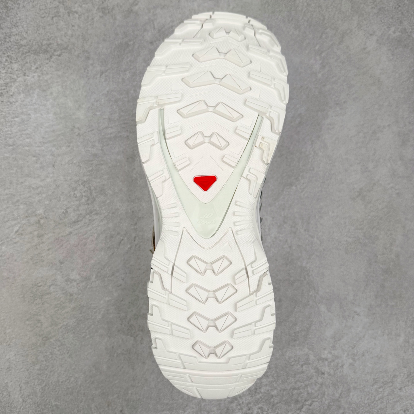 图片[9]-＃HP纯原 SALOMON XA Pro 3D ADV 萨洛蒙潮流越野机能户外功能鞋 虎扑平台特供订单 耗时半年巨作 全套原纸板楦头开发 原厂特供网布配套加持 确保原汁原味 完美呈现版型 原档数据独家私模五层组合大底 男女鞋同步官方开发至46.5 原装Ortholite轻量化鞋垫 中底布带钢印编号 原厂TPU锁扣 进口港宝加持 后跟自然饱满 还原公司包裹性 鞋面采用SENSIFT贴合技术 全方位贴合包裹脚型 鞋跟部鞋底牵引设计 提供强大的抓地性能 更适应野外崎岖不平的道路 其3D ADVANCED CHASSIS底盘 材料轻量大化 钉齿设计更具稳定性 防护性 鞋底易磨损区运用CONTAGRIP高耐磨材料 应对城市硬质路面长距离跑考验 尺码：36 36.5 37.5 38 38.5 39 40 40.5 41 42 42.5 43 44 44.5 45 46 46.5-选品中心