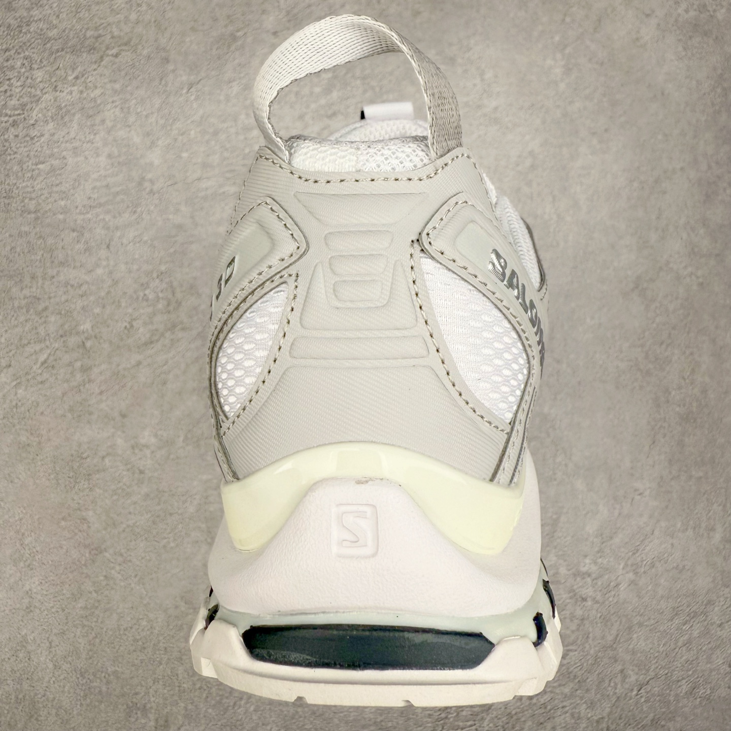 图片[8]-＃HP纯原 SALOMON XA Pro 3D ADV 萨洛蒙潮流越野机能户外功能鞋 虎扑平台特供订单 耗时半年巨作 全套原纸板楦头开发 原厂特供网布配套加持 确保原汁原味 完美呈现版型 原档数据独家私模五层组合大底 男女鞋同步官方开发至46.5 原装Ortholite轻量化鞋垫 中底布带钢印编号 原厂TPU锁扣 进口港宝加持 后跟自然饱满 还原公司包裹性 鞋面采用SENSIFT贴合技术 全方位贴合包裹脚型 鞋跟部鞋底牵引设计 提供强大的抓地性能 更适应野外崎岖不平的道路 其3D ADVANCED CHASSIS底盘 材料轻量大化 钉齿设计更具稳定性 防护性 鞋底易磨损区运用CONTAGRIP高耐磨材料 应对城市硬质路面长距离跑考验 尺码：36 36.5 37.5 38 38.5 39 40 40.5 41 42 42.5 43 44 44.5 45 46 46.5-选品中心