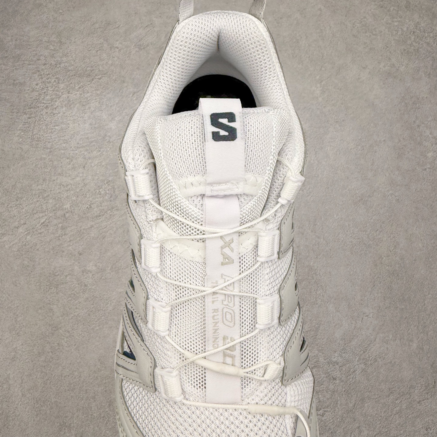 图片[5]-＃HP纯原 SALOMON XA Pro 3D ADV 萨洛蒙潮流越野机能户外功能鞋 虎扑平台特供订单 耗时半年巨作 全套原纸板楦头开发 原厂特供网布配套加持 确保原汁原味 完美呈现版型 原档数据独家私模五层组合大底 男女鞋同步官方开发至46.5 原装Ortholite轻量化鞋垫 中底布带钢印编号 原厂TPU锁扣 进口港宝加持 后跟自然饱满 还原公司包裹性 鞋面采用SENSIFT贴合技术 全方位贴合包裹脚型 鞋跟部鞋底牵引设计 提供强大的抓地性能 更适应野外崎岖不平的道路 其3D ADVANCED CHASSIS底盘 材料轻量大化 钉齿设计更具稳定性 防护性 鞋底易磨损区运用CONTAGRIP高耐磨材料 应对城市硬质路面长距离跑考验 尺码：36 36.5 37.5 38 38.5 39 40 40.5 41 42 42.5 43 44 44.5 45 46 46.5-选品中心