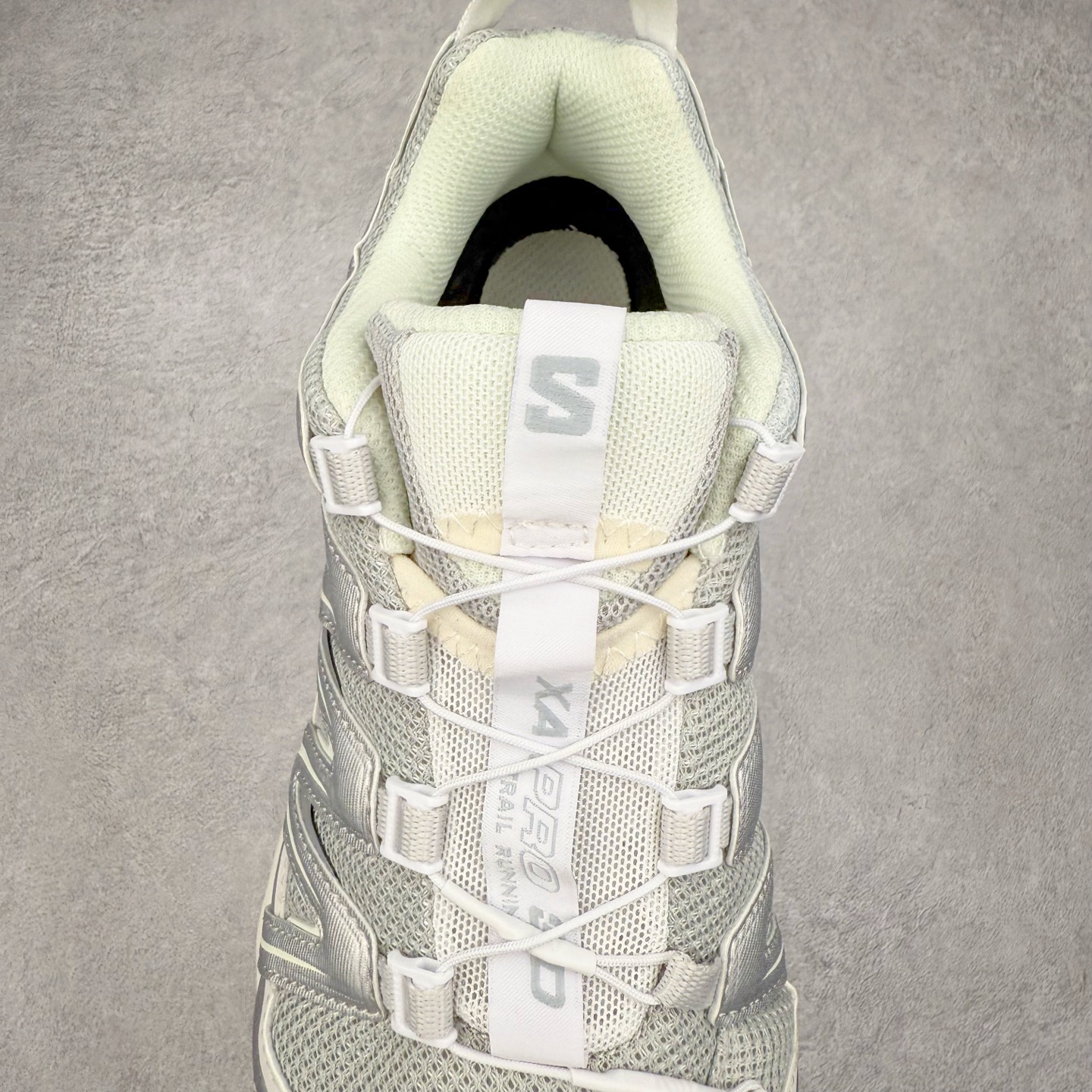 图片[5]-＃HP纯原 SALOMON XA Pro 3D ADV 萨洛蒙潮流越野机能户外功能鞋 虎扑平台特供订单 耗时半年巨作 全套原纸板楦头开发 原厂特供网布配套加持 确保原汁原味 完美呈现版型 原档数据独家私模五层组合大底 男女鞋同步官方开发至46.5 原装Ortholite轻量化鞋垫 中底布带钢印编号 原厂TPU锁扣 进口港宝加持 后跟自然饱满 还原公司包裹性 鞋面采用SENSIFT贴合技术 全方位贴合包裹脚型 鞋跟部鞋底牵引设计 提供强大的抓地性能 更适应野外崎岖不平的道路 其3D ADVANCED CHASSIS底盘 材料轻量大化 钉齿设计更具稳定性 防护性 鞋底易磨损区运用CONTAGRIP高耐磨材料 应对城市硬质路面长距离跑考验 尺码：36 36.5 37.5 38 38.5 39 40 40.5 41 42 42.5 43 44 44.5 45 46 46.5-选品中心