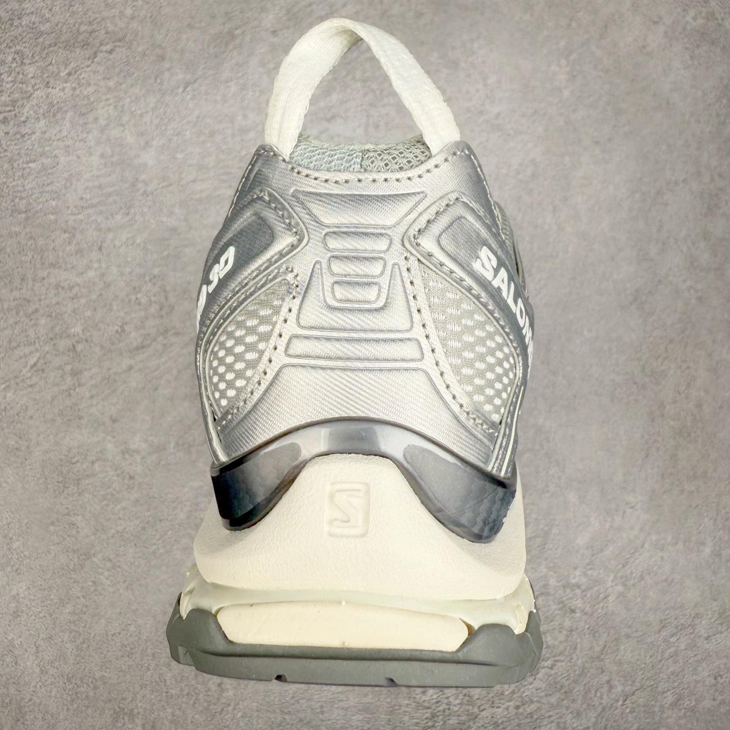 图片[8]-＃HP纯原 SALOMON XA Pro 3D ADV 萨洛蒙潮流越野机能户外功能鞋 虎扑平台特供订单 耗时半年巨作 全套原纸板楦头开发 原厂特供网布配套加持 确保原汁原味 完美呈现版型 原档数据独家私模五层组合大底 男女鞋同步官方开发至46.5 原装Ortholite轻量化鞋垫 中底布带钢印编号 原厂TPU锁扣 进口港宝加持 后跟自然饱满 还原公司包裹性 鞋面采用SENSIFT贴合技术 全方位贴合包裹脚型 鞋跟部鞋底牵引设计 提供强大的抓地性能 更适应野外崎岖不平的道路 其3D ADVANCED CHASSIS底盘 材料轻量大化 钉齿设计更具稳定性 防护性 鞋底易磨损区运用CONTAGRIP高耐磨材料 应对城市硬质路面长距离跑考验 尺码：36 36.5 37.5 38 38.5 39 40 40.5 41 42 42.5 43 44 44.5 45 46 46.5-选品中心