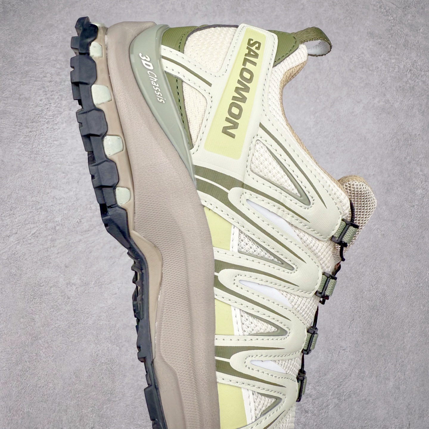 图片[6]-＃HP纯原 SALOMON XA Pro 3D ADV 萨洛蒙潮流越野机能户外功能鞋 虎扑平台特供订单 耗时半年巨作 全套原纸板楦头开发 原厂特供网布配套加持 确保原汁原味 完美呈现版型 原档数据独家私模五层组合大底 男女鞋同步官方开发至46.5 原装Ortholite轻量化鞋垫 中底布带钢印编号 原厂TPU锁扣 进口港宝加持 后跟自然饱满 还原公司包裹性 鞋面采用SENSIFT贴合技术 全方位贴合包裹脚型 鞋跟部鞋底牵引设计 提供强大的抓地性能 更适应野外崎岖不平的道路 其3D ADVANCED CHASSIS底盘 材料轻量大化 钉齿设计更具稳定性 防护性 鞋底易磨损区运用CONTAGRIP高耐磨材料 应对城市硬质路面长距离跑考验 尺码：36 36.5 37.5 38 38.5 39 40 40.5 41 42 42.5 43 44 44.5 45 46 46.5-选品中心