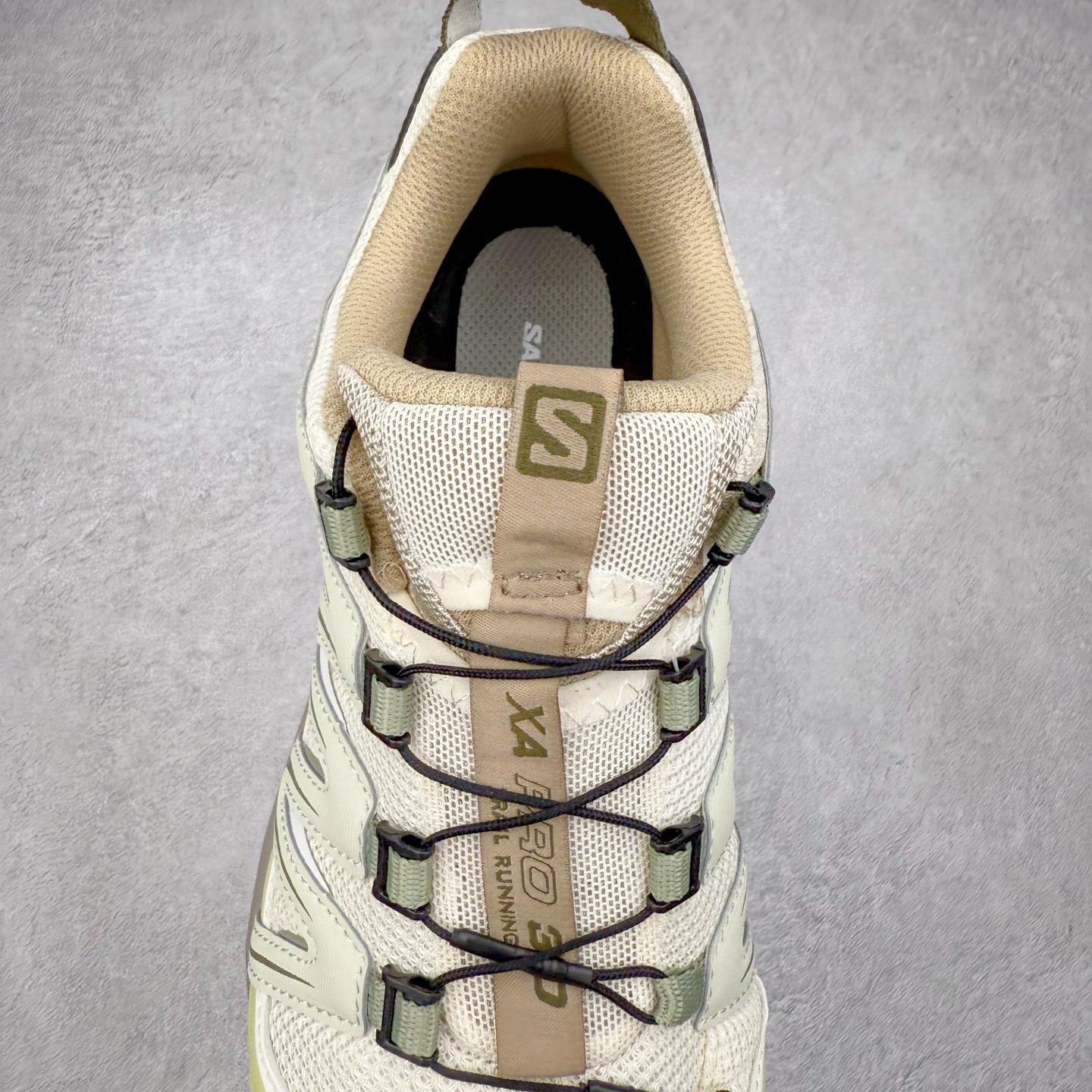 图片[5]-＃HP纯原 SALOMON XA Pro 3D ADV 萨洛蒙潮流越野机能户外功能鞋 虎扑平台特供订单 耗时半年巨作 全套原纸板楦头开发 原厂特供网布配套加持 确保原汁原味 完美呈现版型 原档数据独家私模五层组合大底 男女鞋同步官方开发至46.5 原装Ortholite轻量化鞋垫 中底布带钢印编号 原厂TPU锁扣 进口港宝加持 后跟自然饱满 还原公司包裹性 鞋面采用SENSIFT贴合技术 全方位贴合包裹脚型 鞋跟部鞋底牵引设计 提供强大的抓地性能 更适应野外崎岖不平的道路 其3D ADVANCED CHASSIS底盘 材料轻量大化 钉齿设计更具稳定性 防护性 鞋底易磨损区运用CONTAGRIP高耐磨材料 应对城市硬质路面长距离跑考验 尺码：36 36.5 37.5 38 38.5 39 40 40.5 41 42 42.5 43 44 44.5 45 46 46.5-选品中心