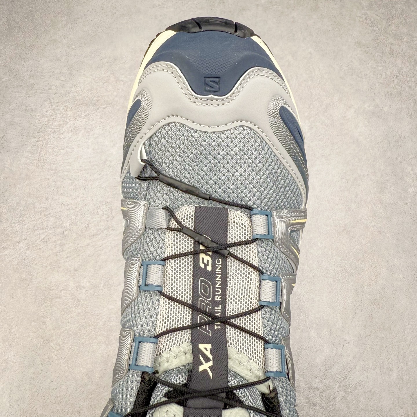 图片[4]-＃HP纯原 SALOMON XA Pro 3D ADV 萨洛蒙潮流越野机能户外功能鞋 虎扑平台特供订单 耗时半年巨作 全套原纸板楦头开发 原厂特供网布配套加持 确保原汁原味 完美呈现版型 原档数据独家私模五层组合大底 男女鞋同步官方开发至46.5 原装Ortholite轻量化鞋垫 中底布带钢印编号 原厂TPU锁扣 进口港宝加持 后跟自然饱满 还原公司包裹性 鞋面采用SENSIFT贴合技术 全方位贴合包裹脚型 鞋跟部鞋底牵引设计 提供强大的抓地性能 更适应野外崎岖不平的道路 其3D ADVANCED CHASSIS底盘 材料轻量大化 钉齿设计更具稳定性 防护性 鞋底易磨损区运用CONTAGRIP高耐磨材料 应对城市硬质路面长距离跑考验 尺码：36 36.5 37.5 38 38.5 39 40 40.5 41 42 42.5 43 44 44.5 45 46 46.5-选品中心