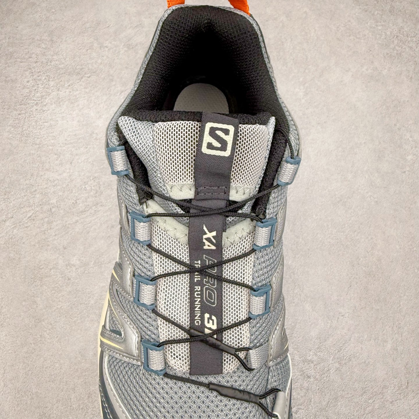 图片[5]-＃HP纯原 SALOMON XA Pro 3D ADV 萨洛蒙潮流越野机能户外功能鞋 虎扑平台特供订单 耗时半年巨作 全套原纸板楦头开发 原厂特供网布配套加持 确保原汁原味 完美呈现版型 原档数据独家私模五层组合大底 男女鞋同步官方开发至46.5 原装Ortholite轻量化鞋垫 中底布带钢印编号 原厂TPU锁扣 进口港宝加持 后跟自然饱满 还原公司包裹性 鞋面采用SENSIFT贴合技术 全方位贴合包裹脚型 鞋跟部鞋底牵引设计 提供强大的抓地性能 更适应野外崎岖不平的道路 其3D ADVANCED CHASSIS底盘 材料轻量大化 钉齿设计更具稳定性 防护性 鞋底易磨损区运用CONTAGRIP高耐磨材料 应对城市硬质路面长距离跑考验 尺码：36 36.5 37.5 38 38.5 39 40 40.5 41 42 42.5 43 44 44.5 45 46 46.5-选品中心