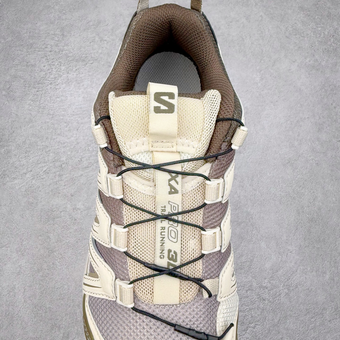 图片[5]-＃HP纯原 SALOMON XA Pro 3D ADV 萨洛蒙潮流越野机能户外功能鞋 虎扑平台特供订单 耗时半年巨作 全套原纸板楦头开发 原厂特供网布配套加持 确保原汁原味 完美呈现版型 原档数据独家私模五层组合大底 男女鞋同步官方开发至46.5 原装Ortholite轻量化鞋垫 中底布带钢印编号 原厂TPU锁扣 进口港宝加持 后跟自然饱满 还原公司包裹性 鞋面采用SENSIFT贴合技术 全方位贴合包裹脚型 鞋跟部鞋底牵引设计 提供强大的抓地性能 更适应野外崎岖不平的道路 其3D ADVANCED CHASSIS底盘 材料轻量大化 钉齿设计更具稳定性 防护性 鞋底易磨损区运用CONTAGRIP高耐磨材料 应对城市硬质路面长距离跑考验 尺码：36 36.5 37.5 38 38.5 39 40 40.5 41 42 42.5 43 44 44.5 45 46 46.5-选品中心