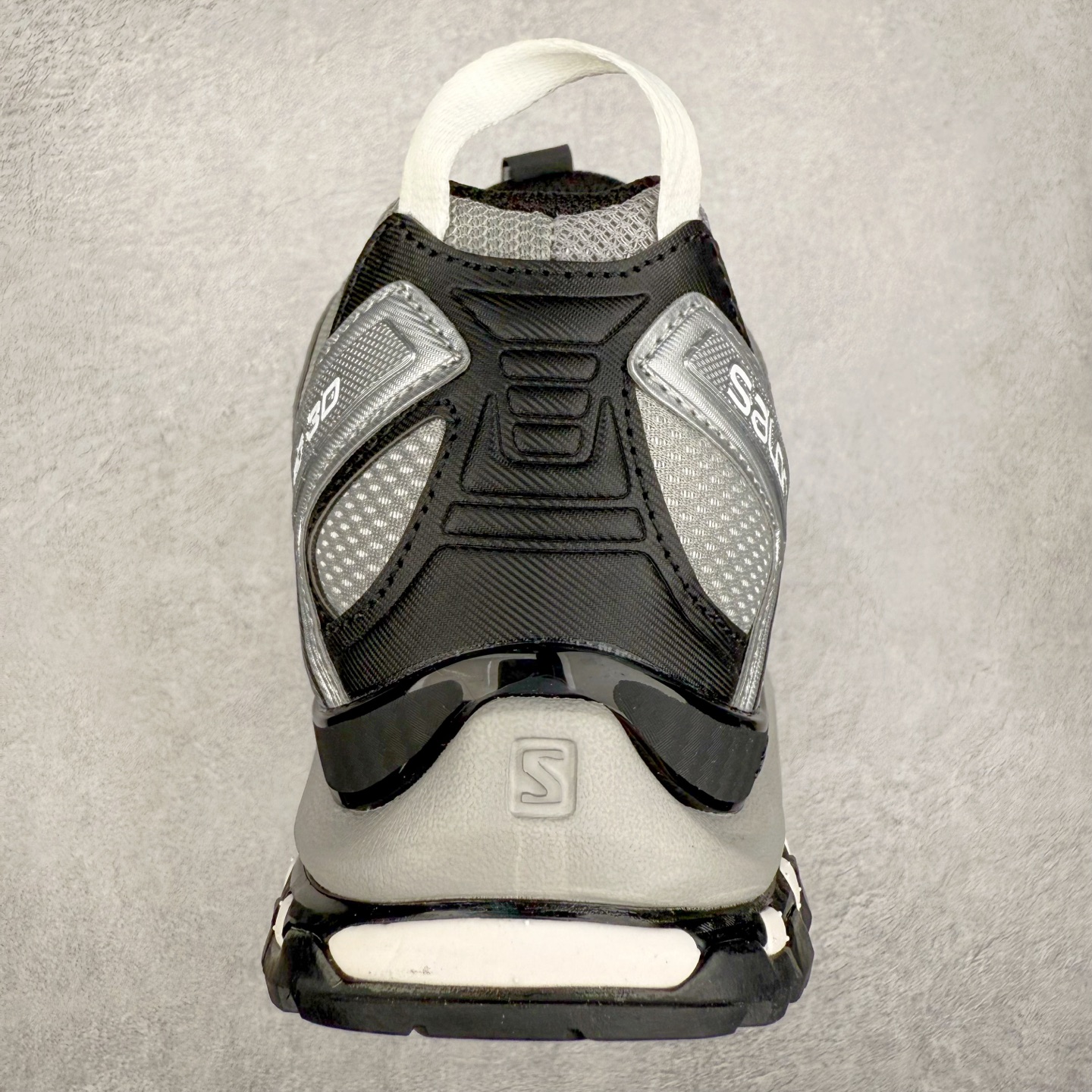 图片[8]-＃HP纯原 SALOMON XA Pro 3D ADV 萨洛蒙潮流越野机能户外功能鞋 虎扑平台特供订单 耗时半年巨作 全套原纸板楦头开发 原厂特供网布配套加持 确保原汁原味 完美呈现版型 原档数据独家私模五层组合大底 男女鞋同步官方开发至46.5 原装Ortholite轻量化鞋垫 中底布带钢印编号 原厂TPU锁扣 进口港宝加持 后跟自然饱满 还原公司包裹性 鞋面采用SENSIFT贴合技术 全方位贴合包裹脚型 鞋跟部鞋底牵引设计 提供强大的抓地性能 更适应野外崎岖不平的道路 其3D ADVANCED CHASSIS底盘 材料轻量大化 钉齿设计更具稳定性 防护性 鞋底易磨损区运用CONTAGRIP高耐磨材料 应对城市硬质路面长距离跑考验 尺码：36 36.5 37.5 38 38.5 39 40 40.5 41 42 42.5 43 44 44.5 45 46 46.5-选品中心