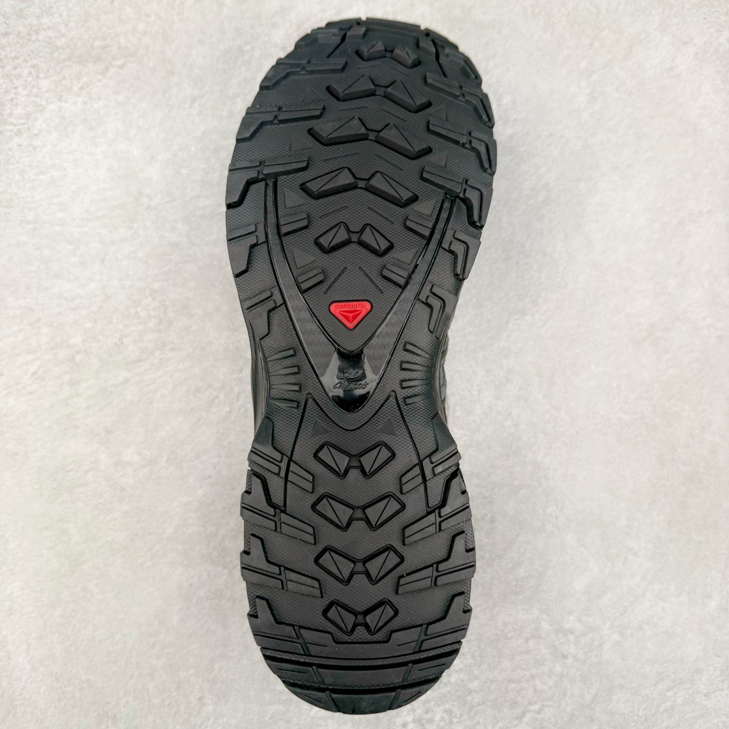 图片[9]-＃HP纯原 SALOMON XA Pro 3D ADV 萨洛蒙潮流越野机能户外功能鞋 虎扑平台特供订单 耗时半年巨作 全套原纸板楦头开发 原厂特供网布配套加持 确保原汁原味 完美呈现版型 原档数据独家私模五层组合大底 男女鞋同步官方开发至46.5 原装Ortholite轻量化鞋垫 中底布带钢印编号 原厂TPU锁扣 进口港宝加持 后跟自然饱满 还原公司包裹性 鞋面采用SENSIFT贴合技术 全方位贴合包裹脚型 鞋跟部鞋底牵引设计 提供强大的抓地性能 更适应野外崎岖不平的道路 其3D ADVANCED CHASSIS底盘 材料轻量大化 钉齿设计更具稳定性 防护性 鞋底易磨损区运用CONTAGRIP高耐磨材料 应对城市硬质路面长距离跑考验 尺码：36 36.5 37.5 38 38.5 39 40 40.5 41 42 42.5 43 44 44.5 45 46 46.5-选品中心