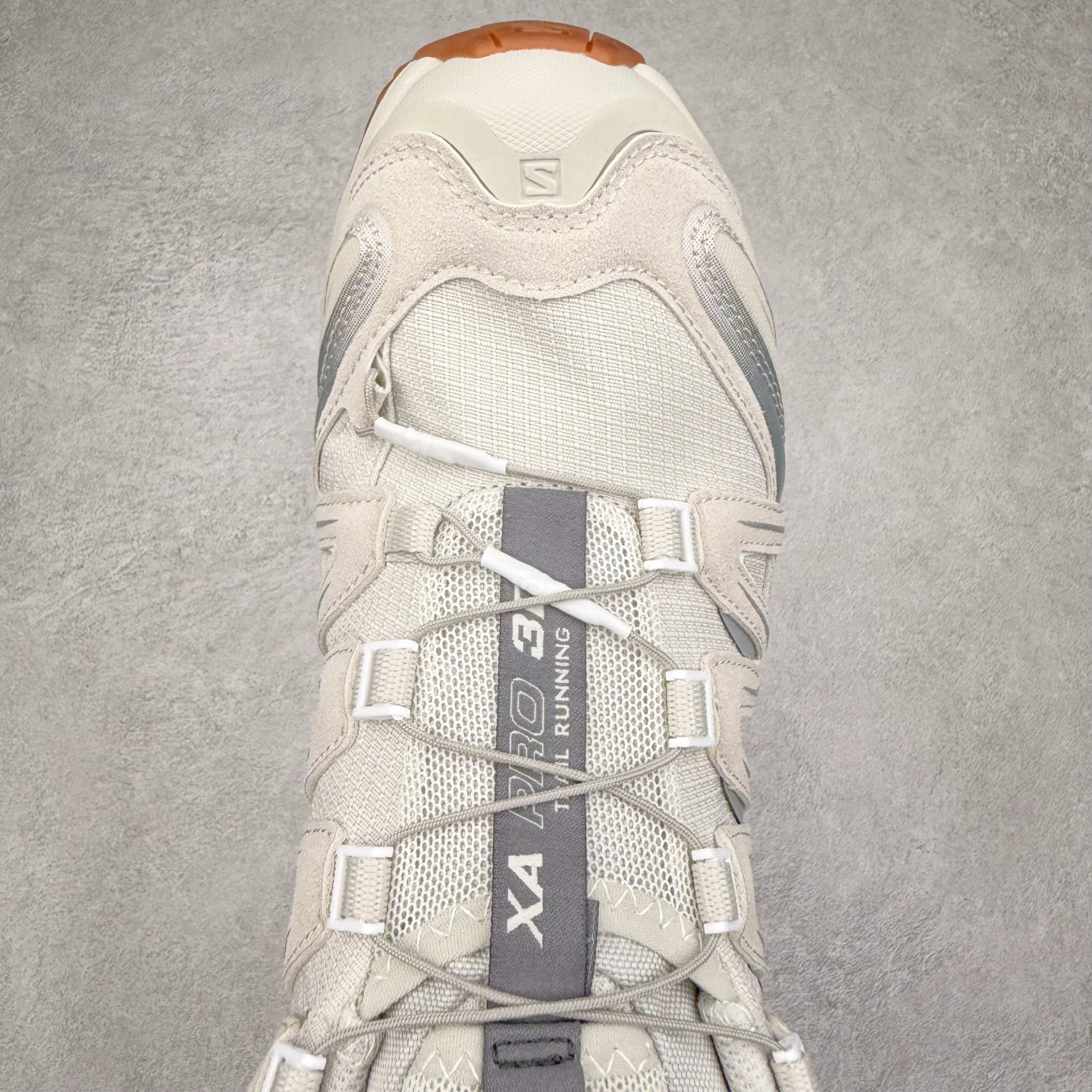 图片[4]-＃HP纯原 SALOMON XA Pro 3D ADV 萨洛蒙潮流越野机能户外功能鞋 虎扑平台特供订单 耗时半年巨作 全套原纸板楦头开发 原厂特供网布配套加持 确保原汁原味 完美呈现版型 原档数据独家私模五层组合大底 男女鞋同步官方开发至46.5 原装Ortholite轻量化鞋垫 中底布带钢印编号 原厂TPU锁扣 进口港宝加持 后跟自然饱满 还原公司包裹性 鞋面采用SENSIFT贴合技术 全方位贴合包裹脚型 鞋跟部鞋底牵引设计 提供强大的抓地性能 更适应野外崎岖不平的道路 其3D ADVANCED CHASSIS底盘 材料轻量大化 钉齿设计更具稳定性 防护性 鞋底易磨损区运用CONTAGRIP高耐磨材料 应对城市硬质路面长距离跑考验 尺码：36 36.5 37.5 38 38.5 39 40 40.5 41 42 42.5 43 44 44.5 45 46 46.5-选品中心