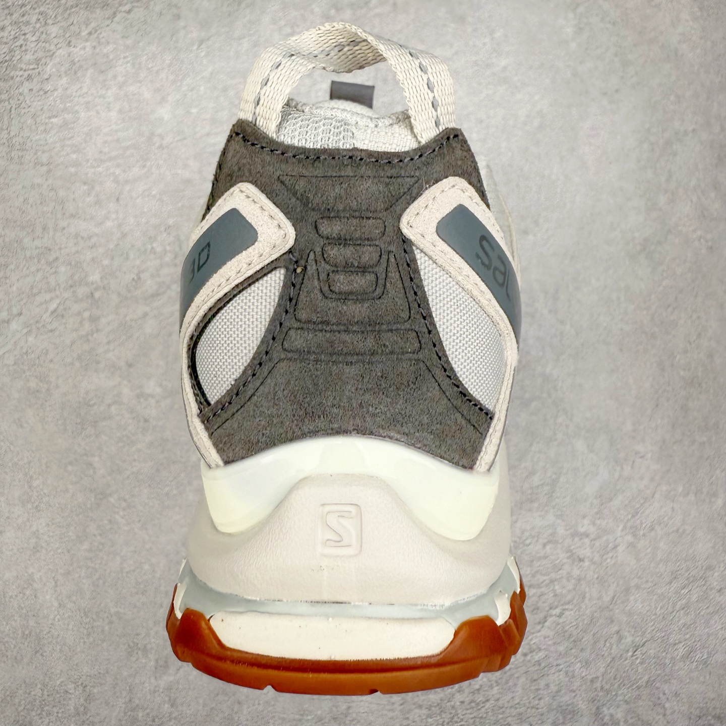 图片[8]-＃HP纯原 SALOMON XA Pro 3D ADV 萨洛蒙潮流越野机能户外功能鞋 虎扑平台特供订单 耗时半年巨作 全套原纸板楦头开发 原厂特供网布配套加持 确保原汁原味 完美呈现版型 原档数据独家私模五层组合大底 男女鞋同步官方开发至46.5 原装Ortholite轻量化鞋垫 中底布带钢印编号 原厂TPU锁扣 进口港宝加持 后跟自然饱满 还原公司包裹性 鞋面采用SENSIFT贴合技术 全方位贴合包裹脚型 鞋跟部鞋底牵引设计 提供强大的抓地性能 更适应野外崎岖不平的道路 其3D ADVANCED CHASSIS底盘 材料轻量大化 钉齿设计更具稳定性 防护性 鞋底易磨损区运用CONTAGRIP高耐磨材料 应对城市硬质路面长距离跑考验 尺码：36 36.5 37.5 38 38.5 39 40 40.5 41 42 42.5 43 44 44.5 45 46 46.5-选品中心