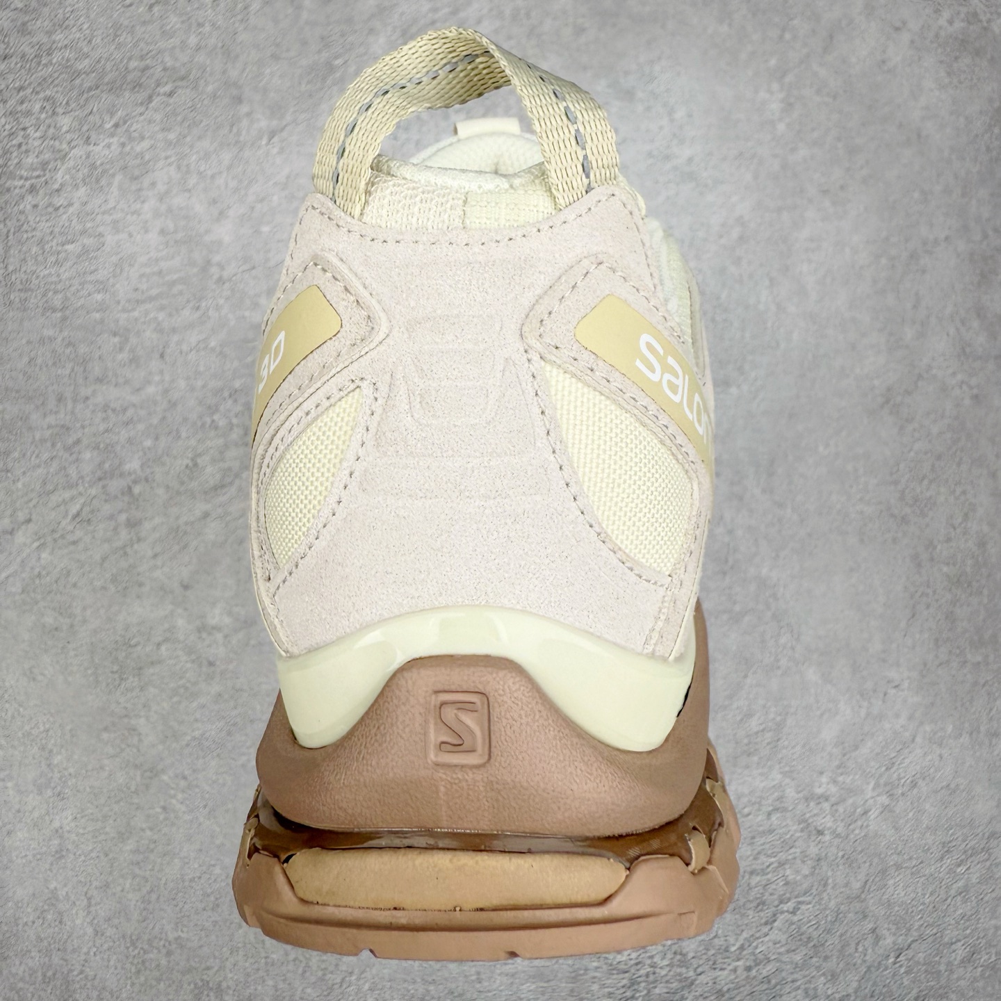 图片[8]-＃HP纯原 SALOMON XA Pro 3D ADV 萨洛蒙潮流越野机能户外功能鞋 虎扑平台特供订单 耗时半年巨作 全套原纸板楦头开发 原厂特供网布配套加持 确保原汁原味 完美呈现版型 原档数据独家私模五层组合大底 男女鞋同步官方开发至46.5 原装Ortholite轻量化鞋垫 中底布带钢印编号 原厂TPU锁扣 进口港宝加持 后跟自然饱满 还原公司包裹性 鞋面采用SENSIFT贴合技术 全方位贴合包裹脚型 鞋跟部鞋底牵引设计 提供强大的抓地性能 更适应野外崎岖不平的道路 其3D ADVANCED CHASSIS底盘 材料轻量大化 钉齿设计更具稳定性 防护性 鞋底易磨损区运用CONTAGRIP高耐磨材料 应对城市硬质路面长距离跑考验 尺码：36 36.5 37.5 38 38.5 39 40 40.5 41 42 42.5 43 44 44.5 45 46 46.5-选品中心