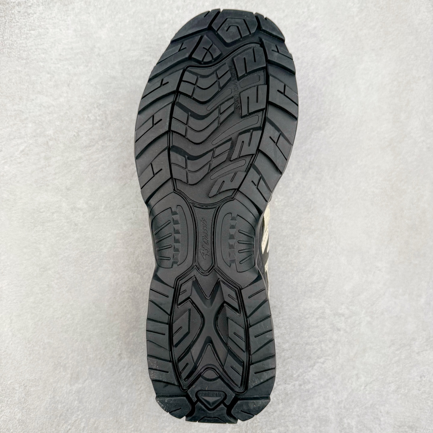 图片[9]-＃福利特价️ Salomon XT-QUEST ADV 萨洛蒙潮流越野机能户外功能鞋 纯原外贸平台特供订单 耗时半年巨作 全套原纸板楦头开发 原厂特供网布配套加持 确保原汁原味 完美呈现版型 原档数据独家私模五层组合大底 男女鞋同步官方开发至46.5 原装Ortholite轻量化鞋垫 中底布带钢印编号 原厂TPU锁扣 进口港宝加持 后跟自然饱满 还原公司包裹性 基于 SALOMON 初代 XT 鞋身造型并搭载 4D ADVANCED CHASSIS™ 大底打造而成 为这款 XT-QUEST 带来了多项足部控制与保护等功能性 如在运动过程中控制左右晃动的过程而提高稳定性、改善长途越野过程中足中到足尖的过渡、提高感知岩石的精确度以抵抗尖锐物体对脚底的伤害以及采用动态缓冲来增强穿着舒适感 从而减轻疲劳感 使 XT-QUEST 成为一双舒适且安全的户外之履 尺码：36 36.5 37.5 38 38.5 39 40 40.5 41 42 42.5 43 44 44.5 45-选品中心