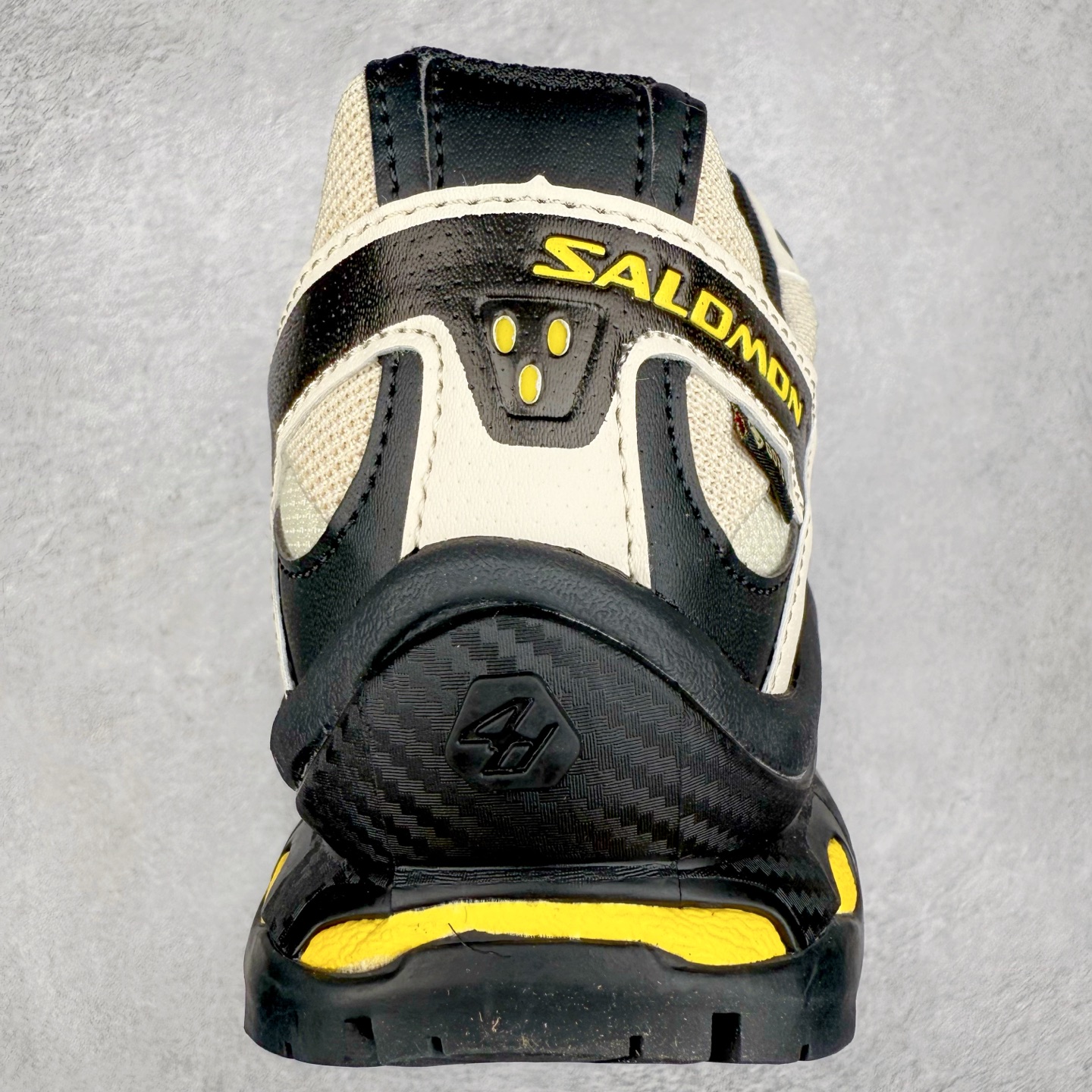 图片[8]-＃福利特价️ Salomon XT-QUEST ADV 萨洛蒙潮流越野机能户外功能鞋 纯原外贸平台特供订单 耗时半年巨作 全套原纸板楦头开发 原厂特供网布配套加持 确保原汁原味 完美呈现版型 原档数据独家私模五层组合大底 男女鞋同步官方开发至46.5 原装Ortholite轻量化鞋垫 中底布带钢印编号 原厂TPU锁扣 进口港宝加持 后跟自然饱满 还原公司包裹性 基于 SALOMON 初代 XT 鞋身造型并搭载 4D ADVANCED CHASSIS™ 大底打造而成 为这款 XT-QUEST 带来了多项足部控制与保护等功能性 如在运动过程中控制左右晃动的过程而提高稳定性、改善长途越野过程中足中到足尖的过渡、提高感知岩石的精确度以抵抗尖锐物体对脚底的伤害以及采用动态缓冲来增强穿着舒适感 从而减轻疲劳感 使 XT-QUEST 成为一双舒适且安全的户外之履 尺码：36 36.5 37.5 38 38.5 39 40 40.5 41 42 42.5 43 44 44.5 45-选品中心