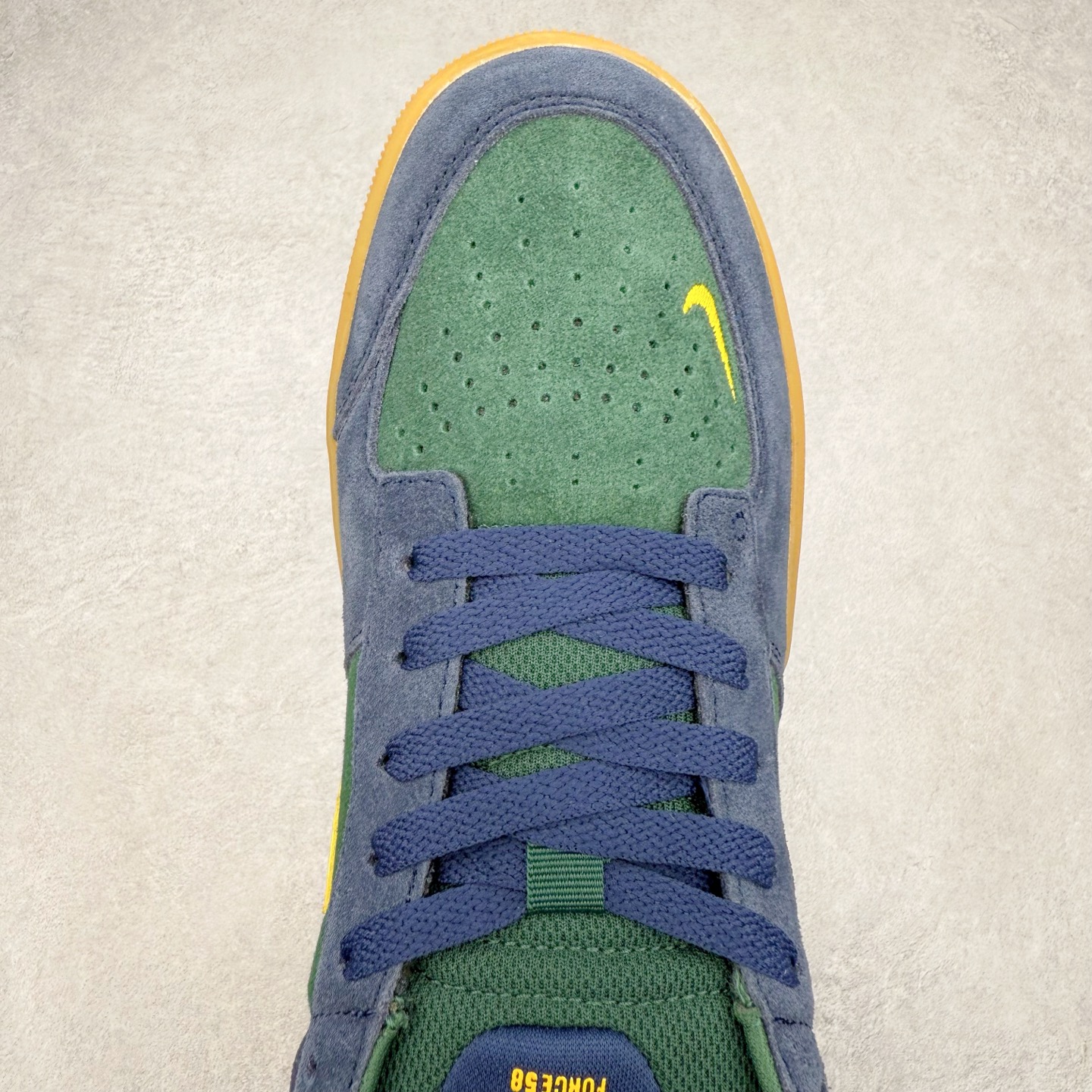 图片[4]-NK SB Force 58 空军58系列低帮休闲运动滑板板鞋 DV5477-402 鞋面由帆布和麂皮拼接 层次感丰富 搭配硫化外底 耐磨耐穿 鞋舌及中底后跟处饰有SB Logo 表明鞋款身份 采用包边设计 经久耐穿 硫化结构则有效提升灵活性 穿上这款全新推出的创意力作 助你耀动街头 尺码：36 36.5 37.5 38 38.5 39 40 40.5 41 42 42.5 43 44 45-选品中心