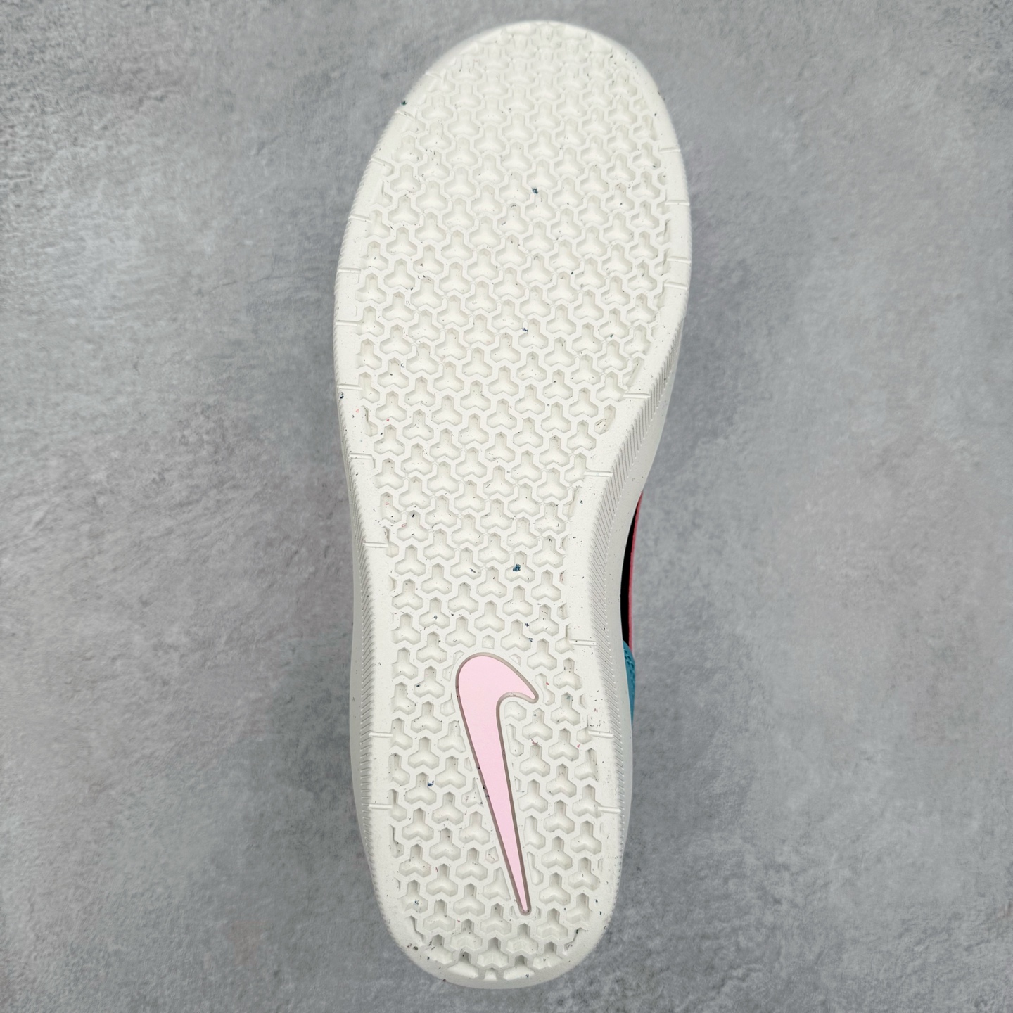 图片[9]-NK SB Force 58 空军58系列低帮休闲运动滑板板鞋 DV5476-400 鞋面由帆布和麂皮拼接 层次感丰富 搭配硫化外底 耐磨耐穿 鞋舌及中底后跟处饰有SB Logo 表明鞋款身份 采用包边设计 经久耐穿 硫化结构则有效提升灵活性 穿上这款全新推出的创意力作 助你耀动街头 尺码：36 36.5 37.5 38 38.5 39 40 40.5 41 42 42.5 43 44 45-选品中心