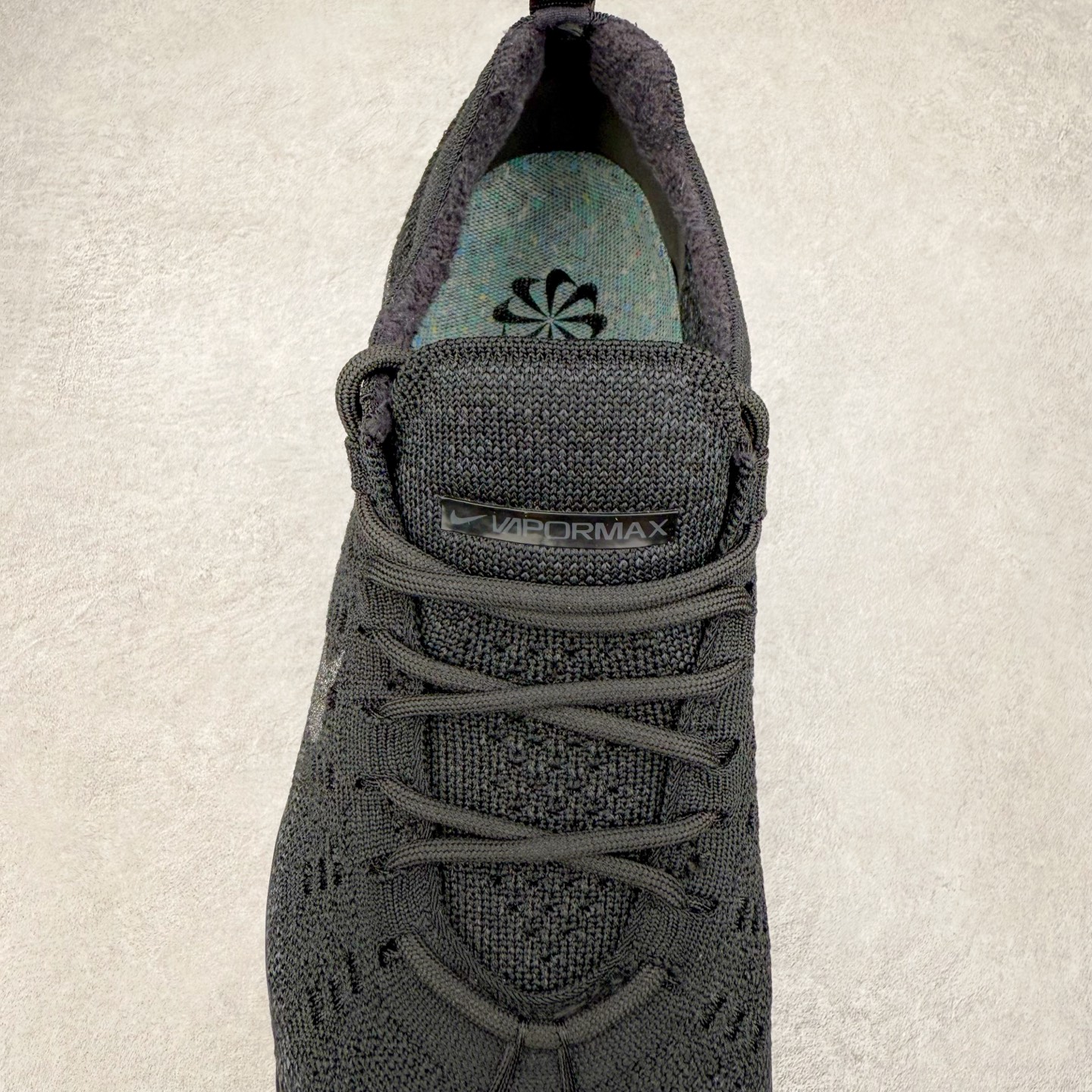 图片[5]-＃纯原福利 NK Air VaporMax 2023 Flyknit FK 2023款大气垫系列低帮针织休闲运动全掌气垫慢跑鞋 DV1678-003 原楦原纸版数据开发 采用全新双层纹路织法Flyknit织法编织鞋面材质 搭载原数据开发全掌Air Max球状透明缓震气垫 外置橡胶外底模块 NK Air VaporMax系列自2017年初问世以来 就凭借着独特的设计和超棒的脚感 成为了时尚潮人和跑步爱好者们的心头好 鞋底前侧加入Mini Swoosh 设计 与鞋身相呼应 鞋面采用 Flyknit 材质制成 可以提供出色包裹性的同时 也有着不错的透气效果 最后黄色气垫收尾 完善整双鞋设计 尺码：36 36.5 37.5 38 38.5 39 40 40.5 41 42 42.5 43 44 44.5 45-选品中心