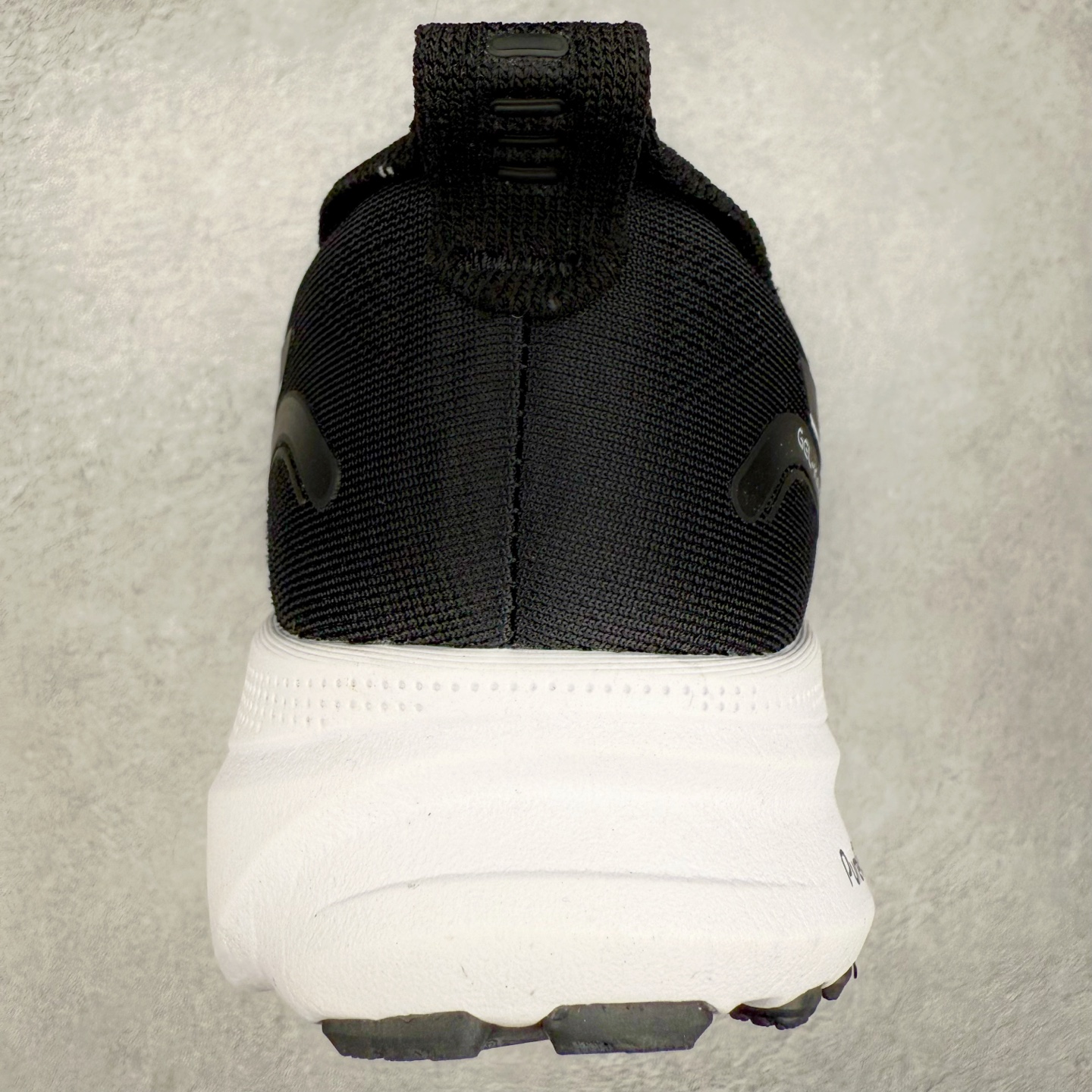 图片[8]-Asics Gel-Kayano 32 亚瑟士卡亚诺32代低帮专业有氧超轻量休闲运动全能慢跑鞋全球知名运动品牌ASICS正式推出新款GEL-KAYANO 32跑鞋，旨在通过全新稳定结构以提升产品可适性，满足跑者的足部稳定需求，让每一位跑者从起跑到结束都能够感受到焕然一新的稳定性与舒适性，从而帮助更多人找到身心平衡，获得自在舒适的健康生活方式。秉持着ASICS亚瑟士的设计哲学，全新一代GEL-KAYANO 32应运而生。为进一步升级产品的稳定性，GEL-KAYANO 采用了全新4D引导系统，通过内侧稳定装置提升可适性，满足足部稳定需求，帮助足弓迅速返回到平衡位置。作为基于生物力学研究打造的全新稳定结构，4D引导系统不仅提升了跑鞋对双脚的支撑性，它还将人体不同的运动状态纳入设计考量，帮助跑者在多种跑动强度下获得充足的稳定性和理想的舒适度。尺码：36 37 37.5 38 39.5 40 40.5 41.5 42 42.5 43.5 44 44.5 45-选品中心