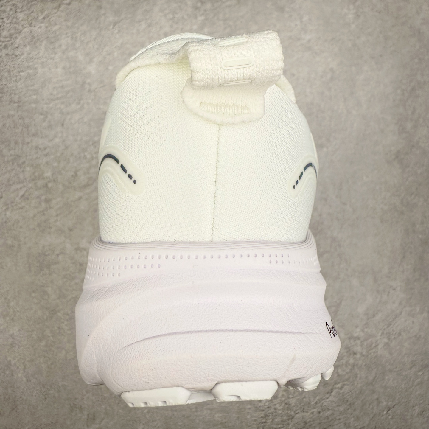 图片[8]-Asics Gel-Kayano 32 亚瑟士卡亚诺32代低帮专业有氧超轻量休闲运动全能慢跑鞋全球知名运动品牌ASICS正式推出新款GEL-KAYANO 32跑鞋，旨在通过全新稳定结构以提升产品可适性，满足跑者的足部稳定需求，让每一位跑者从起跑到结束都能够感受到焕然一新的稳定性与舒适性，从而帮助更多人找到身心平衡，获得自在舒适的健康生活方式。秉持着ASICS亚瑟士的设计哲学，全新一代GEL-KAYANO 32应运而生。为进一步升级产品的稳定性，GEL-KAYANO 采用了全新4D引导系统，通过内侧稳定装置提升可适性，满足足部稳定需求，帮助足弓迅速返回到平衡位置。作为基于生物力学研究打造的全新稳定结构，4D引导系统不仅提升了跑鞋对双脚的支撑性，它还将人体不同的运动状态纳入设计考量，帮助跑者在多种跑动强度下获得充足的稳定性和理想的舒适度。尺码：36 37 37.5 38 39.5 40 40.5 41.5 42 42.5 43.5 44 44.5 45-选品中心