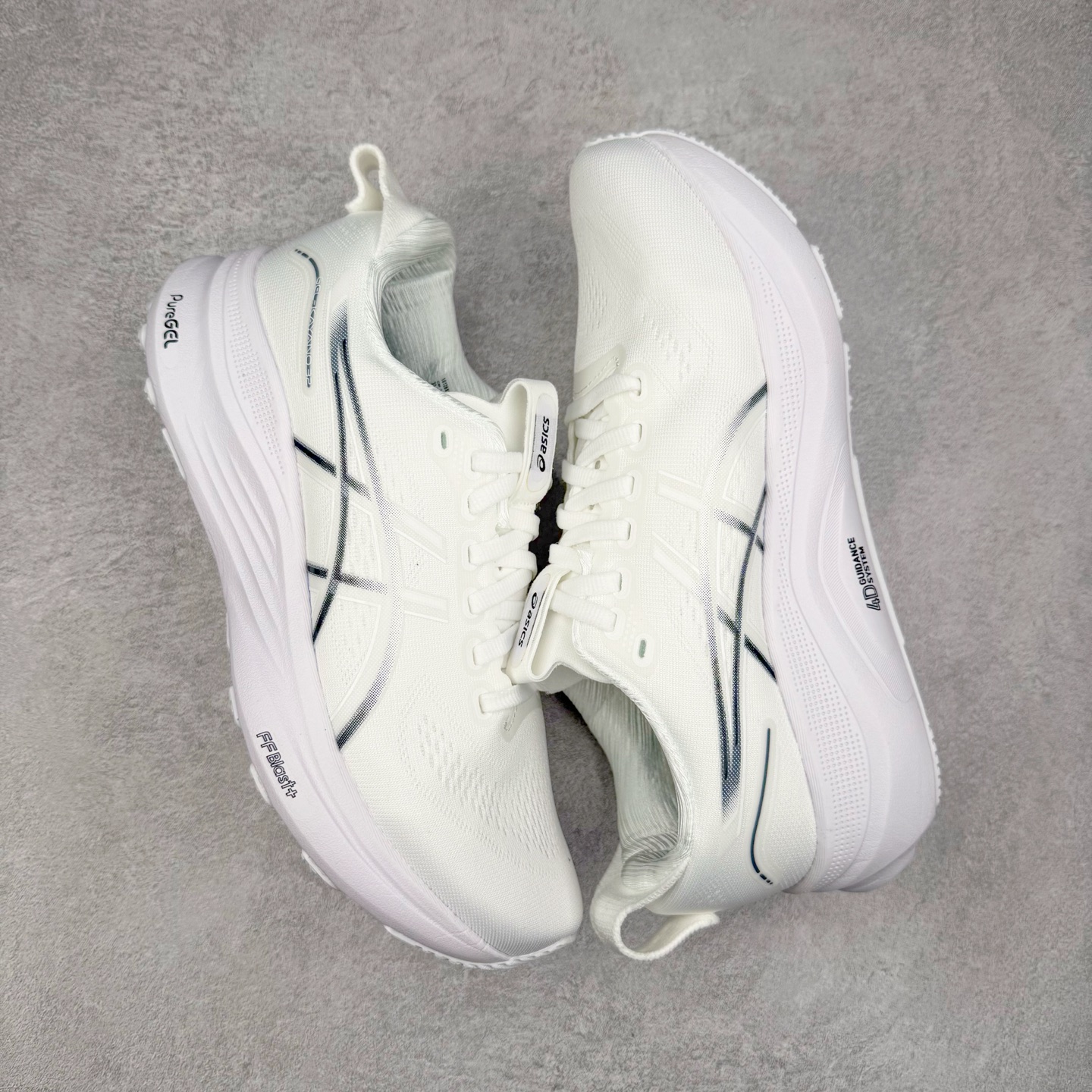 图片[3]-Asics Gel-Kayano 32 亚瑟士卡亚诺32代低帮专业有氧超轻量休闲运动全能慢跑鞋全球知名运动品牌ASICS正式推出新款GEL-KAYANO 32跑鞋，旨在通过全新稳定结构以提升产品可适性，满足跑者的足部稳定需求，让每一位跑者从起跑到结束都能够感受到焕然一新的稳定性与舒适性，从而帮助更多人找到身心平衡，获得自在舒适的健康生活方式。秉持着ASICS亚瑟士的设计哲学，全新一代GEL-KAYANO 32应运而生。为进一步升级产品的稳定性，GEL-KAYANO 采用了全新4D引导系统，通过内侧稳定装置提升可适性，满足足部稳定需求，帮助足弓迅速返回到平衡位置。作为基于生物力学研究打造的全新稳定结构，4D引导系统不仅提升了跑鞋对双脚的支撑性，它还将人体不同的运动状态纳入设计考量，帮助跑者在多种跑动强度下获得充足的稳定性和理想的舒适度。尺码：36 37 37.5 38 39.5 40 40.5 41.5 42 42.5 43.5 44 44.5 45-选品中心