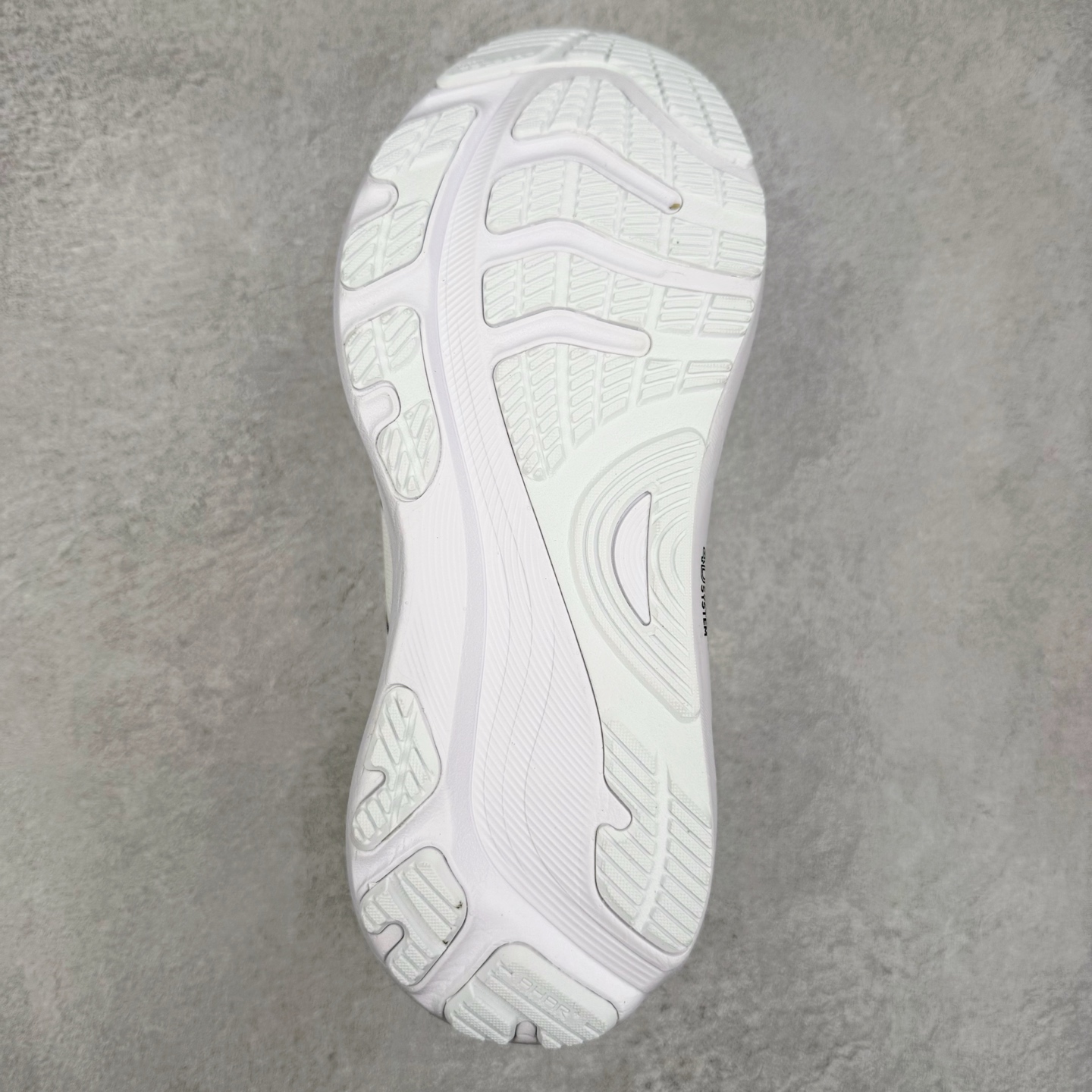 图片[9]-Asics Gel-Kayano 32 亚瑟士卡亚诺32代低帮专业有氧超轻量休闲运动全能慢跑鞋全球知名运动品牌ASICS正式推出新款GEL-KAYANO 32跑鞋，旨在通过全新稳定结构以提升产品可适性，满足跑者的足部稳定需求，让每一位跑者从起跑到结束都能够感受到焕然一新的稳定性与舒适性，从而帮助更多人找到身心平衡，获得自在舒适的健康生活方式。秉持着ASICS亚瑟士的设计哲学，全新一代GEL-KAYANO 32应运而生。为进一步升级产品的稳定性，GEL-KAYANO 采用了全新4D引导系统，通过内侧稳定装置提升可适性，满足足部稳定需求，帮助足弓迅速返回到平衡位置。作为基于生物力学研究打造的全新稳定结构，4D引导系统不仅提升了跑鞋对双脚的支撑性，它还将人体不同的运动状态纳入设计考量，帮助跑者在多种跑动强度下获得充足的稳定性和理想的舒适度。尺码：36 37 37.5 38 39.5 40 40.5 41.5 42 42.5 43.5 44 44.5 45-选品中心