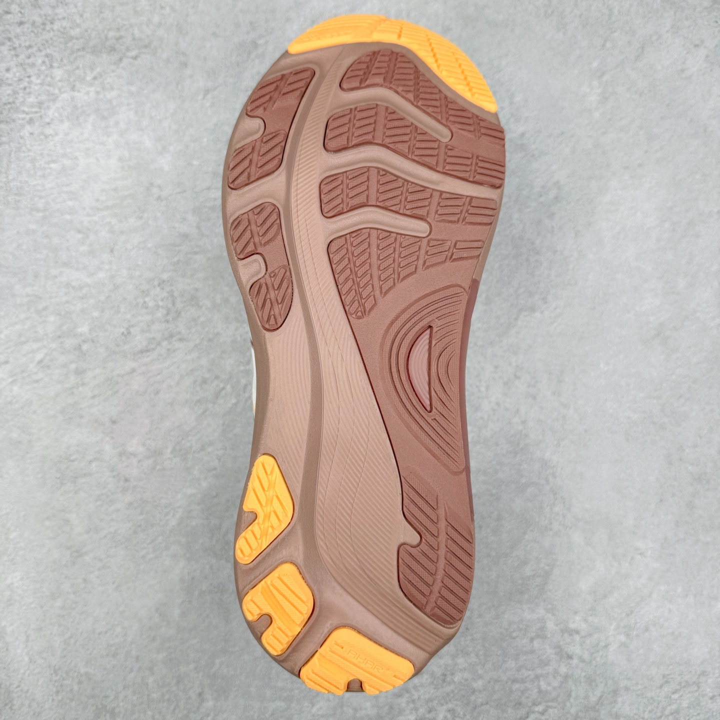 图片[9]-Asics Gel-Kayano 32 亚瑟士卡亚诺32代低帮专业有氧超轻量休闲运动全能慢跑鞋全球知名运动品牌ASICS正式推出新款GEL-KAYANO 32跑鞋，旨在通过全新稳定结构以提升产品可适性，满足跑者的足部稳定需求，让每一位跑者从起跑到结束都能够感受到焕然一新的稳定性与舒适性，从而帮助更多人找到身心平衡，获得自在舒适的健康生活方式。秉持着ASICS亚瑟士的设计哲学，全新一代GEL-KAYANO 32应运而生。为进一步升级产品的稳定性，GEL-KAYANO 采用了全新4D引导系统，通过内侧稳定装置提升可适性，满足足部稳定需求，帮助足弓迅速返回到平衡位置。作为基于生物力学研究打造的全新稳定结构，4D引导系统不仅提升了跑鞋对双脚的支撑性，它还将人体不同的运动状态纳入设计考量，帮助跑者在多种跑动强度下获得充足的稳定性和理想的舒适度。尺码：36 37 37.5 38 39.5 40 40.5 41.5 42 42.5 43.5 44 44.5 45-选品中心