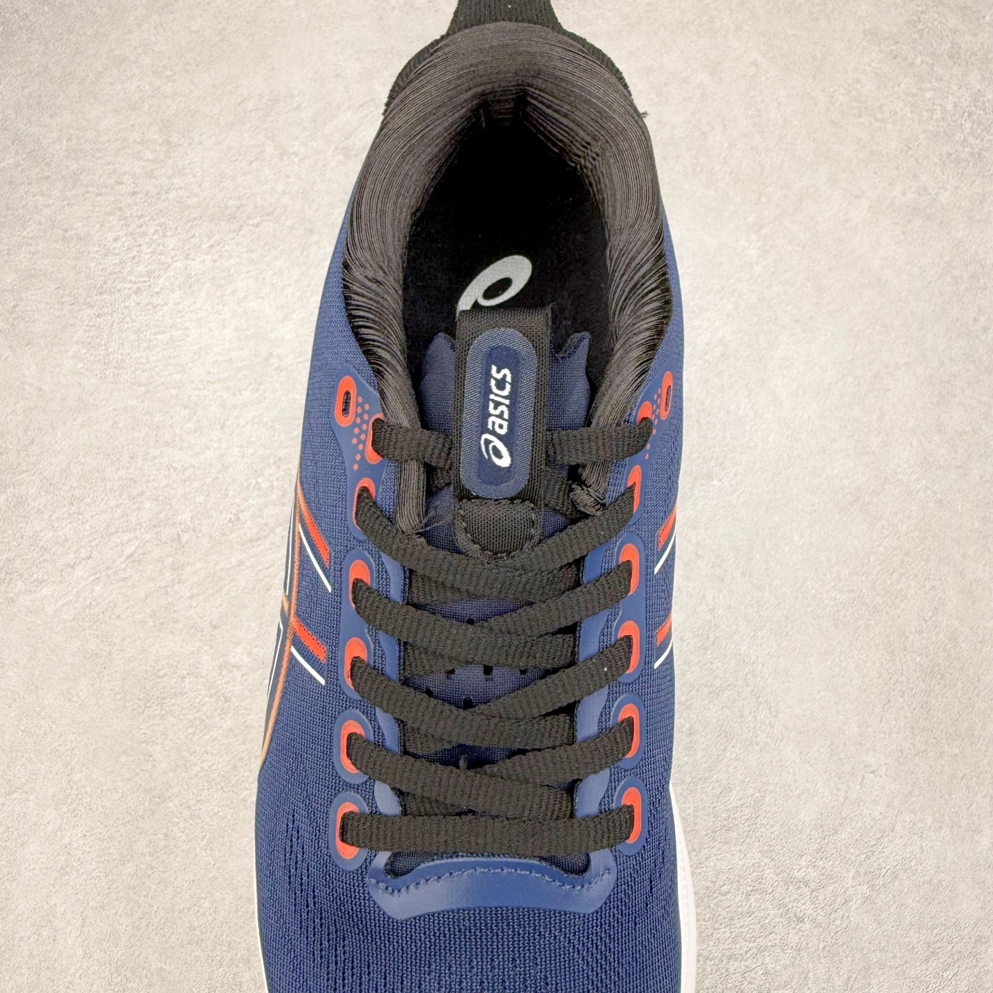 图片[5]-Asics Gel-Kayano 32 亚瑟士卡亚诺32代低帮专业有氧超轻量休闲运动全能慢跑鞋全球知名运动品牌ASICS正式推出新款GEL-KAYANO 32跑鞋，旨在通过全新稳定结构以提升产品可适性，满足跑者的足部稳定需求，让每一位跑者从起跑到结束都能够感受到焕然一新的稳定性与舒适性，从而帮助更多人找到身心平衡，获得自在舒适的健康生活方式。秉持着ASICS亚瑟士的设计哲学，全新一代GEL-KAYANO 32应运而生。为进一步升级产品的稳定性，GEL-KAYANO 采用了全新4D引导系统，通过内侧稳定装置提升可适性，满足足部稳定需求，帮助足弓迅速返回到平衡位置。作为基于生物力学研究打造的全新稳定结构，4D引导系统不仅提升了跑鞋对双脚的支撑性，它还将人体不同的运动状态纳入设计考量，帮助跑者在多种跑动强度下获得充足的稳定性和理想的舒适度。尺码：36 37 37.5 38 39.5 40 40.5 41.5 42 42.5 43.5 44 44.5 45-选品中心