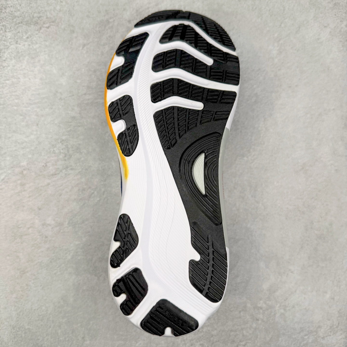 图片[9]-Asics Gel-Kayano 32 亚瑟士卡亚诺32代低帮专业有氧超轻量休闲运动全能慢跑鞋全球知名运动品牌ASICS正式推出新款GEL-KAYANO 32跑鞋，旨在通过全新稳定结构以提升产品可适性，满足跑者的足部稳定需求，让每一位跑者从起跑到结束都能够感受到焕然一新的稳定性与舒适性，从而帮助更多人找到身心平衡，获得自在舒适的健康生活方式。秉持着ASICS亚瑟士的设计哲学，全新一代GEL-KAYANO 32应运而生。为进一步升级产品的稳定性，GEL-KAYANO 采用了全新4D引导系统，通过内侧稳定装置提升可适性，满足足部稳定需求，帮助足弓迅速返回到平衡位置。作为基于生物力学研究打造的全新稳定结构，4D引导系统不仅提升了跑鞋对双脚的支撑性，它还将人体不同的运动状态纳入设计考量，帮助跑者在多种跑动强度下获得充足的稳定性和理想的舒适度。尺码：36 37 37.5 38 39.5 40 40.5 41.5 42 42.5 43.5 44 44.5 45-选品中心