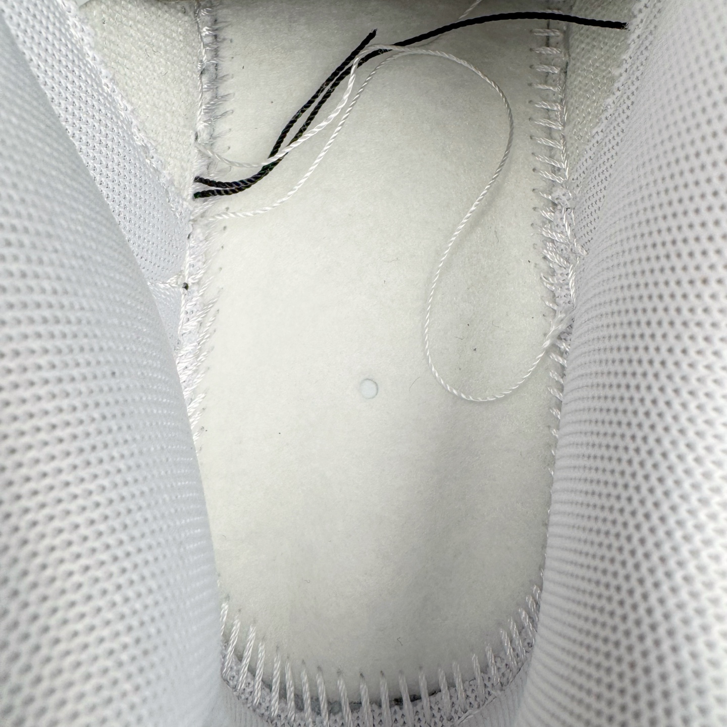 图片[12]-＃YC纯原 NK Dunk Low 摩卡慕斯 WG0212-014 当清晨的杏仁奶白，温柔覆盖经典轮廓。侧翼Swoosh摩卡慕斯色如倾泻的暖阳，将醇厚风韵悄然诉说。步履之间，踏着的是微醺的甜蜜时光。后跟轻缀的\\\”MOCHA\\\”，是此刻柔软的署名，暖意先行，步调至雅。用温柔的色调革命，轻松驾驭高级松弛感。定制系列天花板 无原鞋不开发 全系列得物原鞋一比一校对开发 配色持续更新中 终端对接 优势输出 全套原厂楦头原纸板数据档案倾力打造 原汁原味莞产 极致还原 圈内最强针车工艺 高端零售指定版 广东原厂配套原盒原标 鞋盒分三个尺码段 原厂冲刀 超高清洁度 全鞋零毛边皮料切割 采用原厂百宏鞋带以及原厂百宏织唛舌标 内标可供原厂几率过验 进口原装条纹中底布 四线拉帮白色点胶 原厂拉帮手法遵循公司 原厂电绣 极致还原 尺码：36 36.5 37.5 38 38.5 39 40 40.5 41 42 42.5 43 44 44.5 45 46-选品中心