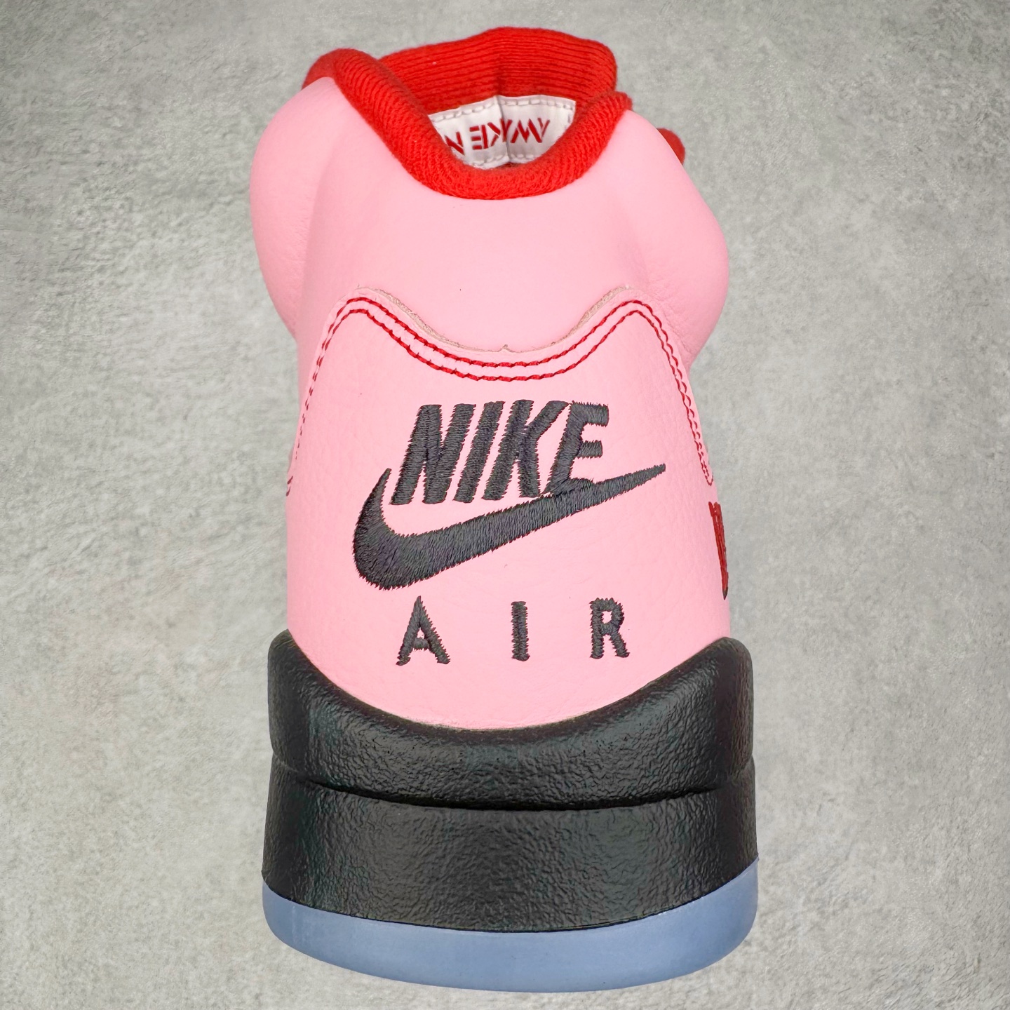 图片[8]-＃PK纯原 Awake NY x Air Jordan AJ5 联名北极粉 DV4982-600 SZ原厂全套原楦原纸板磨具开发 原厂皮料加持 原厂港宝加持定型后跟R度完美 同源原厂电绣 飞人针数密度立体效果一致 原厂拉帮手法 原厂配置纸衬高频鞋盒 原厂指令配双鞋带 原厂TPU网格鞋带扣 超高鞋面清洁度 最高QC检验标准 控制溢胶瑕疵 到手可放心比对发售原鞋 上脚百分百充正驾驭 尺码：40 40.5 41 42 42.5 43 44 44.5 45 46 47.5-选品中心