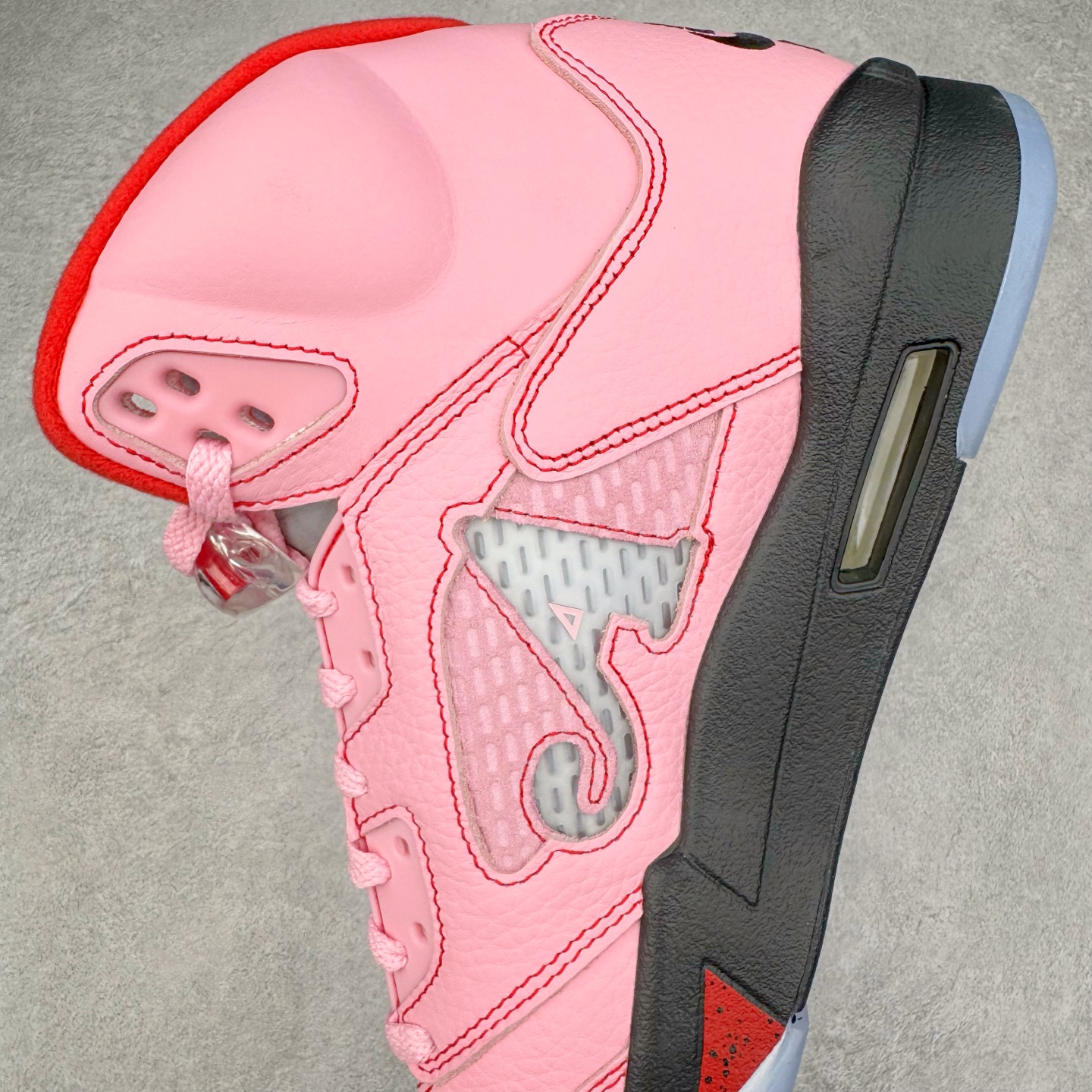 图片[7]-＃PK纯原 Awake NY x Air Jordan AJ5 联名北极粉 DV4982-600 SZ原厂全套原楦原纸板磨具开发 原厂皮料加持 原厂港宝加持定型后跟R度完美 同源原厂电绣 飞人针数密度立体效果一致 原厂拉帮手法 原厂配置纸衬高频鞋盒 原厂指令配双鞋带 原厂TPU网格鞋带扣 超高鞋面清洁度 最高QC检验标准 控制溢胶瑕疵 到手可放心比对发售原鞋 上脚百分百充正驾驭 尺码：40 40.5 41 42 42.5 43 44 44.5 45 46 47.5-选品中心