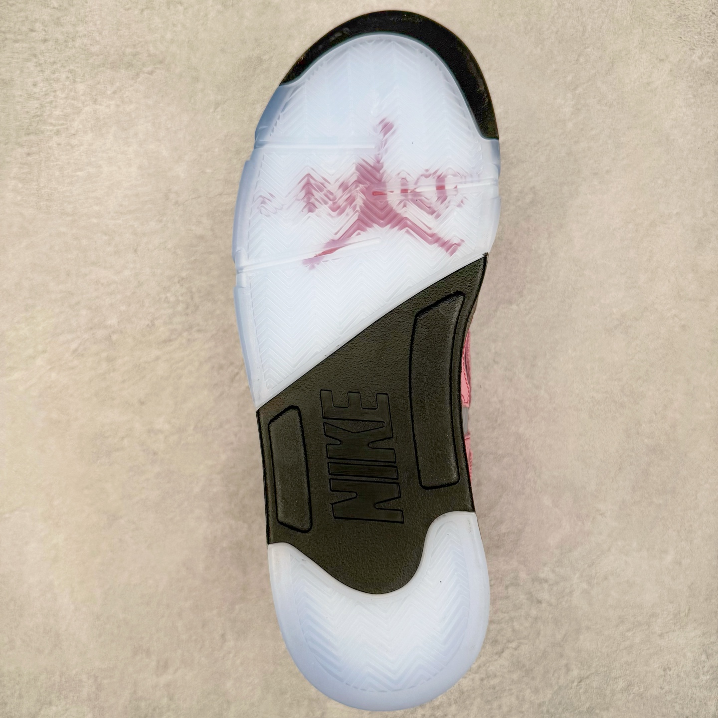 图片[9]-＃PK纯原 Awake NY x Air Jordan AJ5 联名北极粉 DV4982-600 SZ原厂全套原楦原纸板磨具开发 原厂皮料加持 原厂港宝加持定型后跟R度完美 同源原厂电绣 飞人针数密度立体效果一致 原厂拉帮手法 原厂配置纸衬高频鞋盒 原厂指令配双鞋带 原厂TPU网格鞋带扣 超高鞋面清洁度 最高QC检验标准 控制溢胶瑕疵 到手可放心比对发售原鞋 上脚百分百充正驾驭 尺码：40 40.5 41 42 42.5 43 44 44.5 45 46 47.5-选品中心