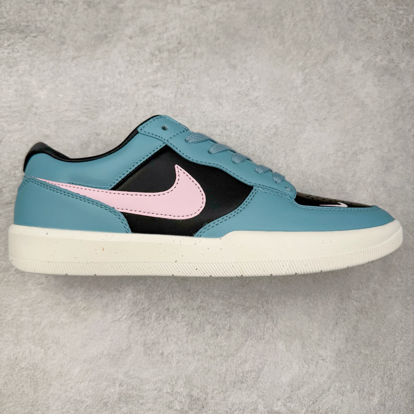 NK SB Force 58 空军58系列低帮休闲运动滑板板鞋 DV5476-400 鞋面由帆布和麂皮拼接 层次感丰富 搭配硫化外底 耐磨耐穿 鞋舌及中底后跟处饰有SB Logo 表明鞋款身份 采用包边设计 经久耐穿 硫化结构则有效提升灵活性 穿上这款全新推出的创意力作 助你耀动街头 尺码：36 36.5 37.5 38 38.5 39 40 40.5 41 42 42.5 43 44 45-选品中心