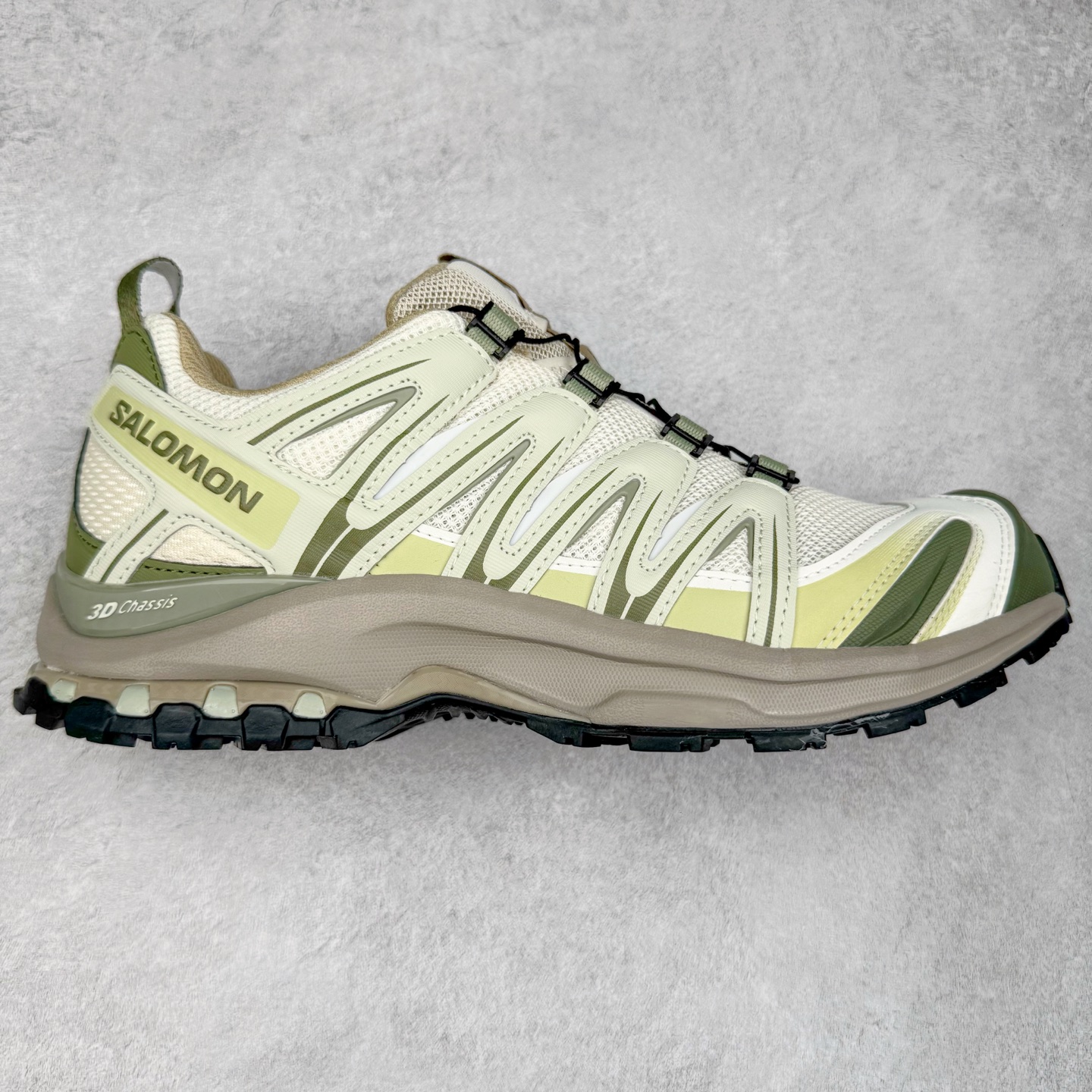 ＃HP纯原 SALOMON XA Pro 3D ADV 萨洛蒙潮流越野机能户外功能鞋 虎扑平台特供订单 耗时半年巨作 全套原纸板楦头开发 原厂特供网布配套加持 确保原汁原味 完美呈现版型 原档数据独家私模五层组合大底 男女鞋同步官方开发至46.5 原装Ortholite轻量化鞋垫 中底布带钢印编号 原厂TPU锁扣 进口港宝加持 后跟自然饱满 还原公司包裹性 鞋面采用SENSIFT贴合技术 全方位贴合包裹脚型 鞋跟部鞋底牵引设计 提供强大的抓地性能 更适应野外崎岖不平的道路 其3D ADVANCED CHASSIS底盘 材料轻量大化 钉齿设计更具稳定性 防护性 鞋底易磨损区运用CONTAGRIP高耐磨材料 应对城市硬质路面长距离跑考验 尺码：36 36.5 37.5 38 38.5 39 40 40.5 41 42 42.5 43 44 44.5 45 46 46.5-选品中心