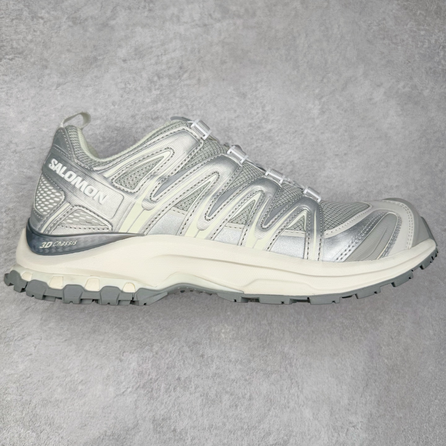 ＃HP纯原 SALOMON XA Pro 3D ADV 萨洛蒙潮流越野机能户外功能鞋 虎扑平台特供订单 耗时半年巨作 全套原纸板楦头开发 原厂特供网布配套加持 确保原汁原味 完美呈现版型 原档数据独家私模五层组合大底 男女鞋同步官方开发至46.5 原装Ortholite轻量化鞋垫 中底布带钢印编号 原厂TPU锁扣 进口港宝加持 后跟自然饱满 还原公司包裹性 鞋面采用SENSIFT贴合技术 全方位贴合包裹脚型 鞋跟部鞋底牵引设计 提供强大的抓地性能 更适应野外崎岖不平的道路 其3D ADVANCED CHASSIS底盘 材料轻量大化 钉齿设计更具稳定性 防护性 鞋底易磨损区运用CONTAGRIP高耐磨材料 应对城市硬质路面长距离跑考验 尺码：36 36.5 37.5 38 38.5 39 40 40.5 41 42 42.5 43 44 44.5 45 46 46.5-选品中心