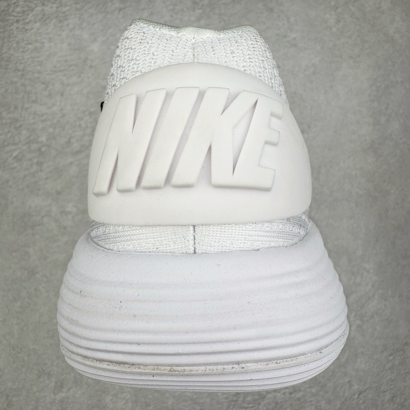 图片[8]-＃K版纯原 NK Hyperdunk HD2017 Low EP 实战篮球鞋 白黑 897637-100 实战神鞋 绝迹单品 圈内高端零售大神实体冲Z唯一指定的渠道版本 目前可过各类鉴定或无法鉴定 能操作的私聊 非PT本地产物 品控细节要求做到极致完美 材料细节质感百分百区别市面任意代号纯原版本 不惧任何对比 市场独一档的产物 实体冲Z标准严格把控 每一处细节分毫不差 原汁原味公司货的味道 尺码：39 40 40.5 41 42 42.5 43 44 44.5 45 46 47.5\\r-选品中心