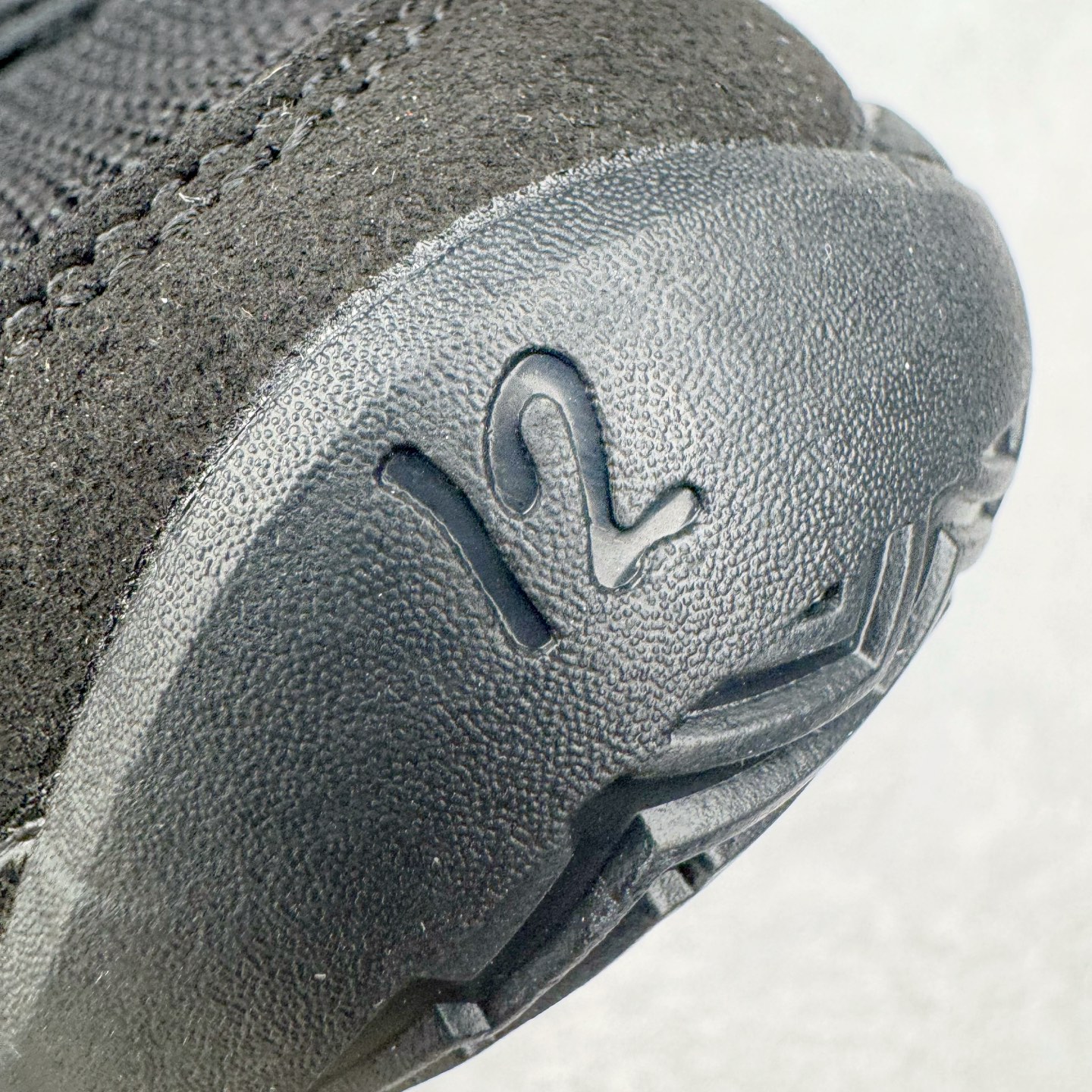 图片[12]-＃灭世/Max Swarovski/施华洛世奇 x NK Ja 2 Scratch EP 莫兰特二代柔软舒适防滑耐磨透气支撑轻便 低帮篮球鞋 联名黑色 IB3860-001 2024『压轴』后卫实战旗舰 圣枪腰王 重磅革新登场🌪 🔝历时5个月！全力打造 科比➕欧文系列 综合体 ！Pt实战体验天花板上限 再度提高🔝 ✅【顶配缓震】独家革新搭载 前掌5mm TURBO气垫 兼具贴地与缓震！（正品仅长方形小气垫）➕后掌大马蹄14mm厚 气垫 提高后掌缓震极限 （正品后掌无气垫） ✅【顶级抗扭】 搭载硬度65HC 发泡中底框架 ➕高强度中足抗扭片 革新升级 赛事级抗扭水平！独此一家 ✅【顶级支撑】鞋身侧向包裹 双层补强层 200斤以上选手 也可驾驭（正品仅一层）对比市场货品偷工减料 不可同日而语！ ✅气垫气压上脚即可感受！后掌鞋垫掀开可见气垫轮廓（谨防窜货） 鞋底止滑配方 无需磨合 原地起飞🛫 NK年度后卫旗舰 独家革新升级 『口碑源自专业 实力来源于专注』 真灭世纯原 切勿被市场仿冒吊牌挂羊头卖狗肉 尺码：39-46 正码正拍-选品中心