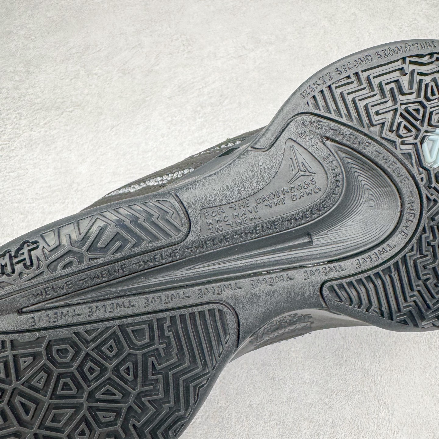 图片[14]-＃灭世/Max Swarovski/施华洛世奇 x NK Ja 2 Scratch EP 莫兰特二代柔软舒适防滑耐磨透气支撑轻便 低帮篮球鞋 联名黑色 IB3860-001 2024『压轴』后卫实战旗舰 圣枪腰王 重磅革新登场🌪 🔝历时5个月！全力打造 科比➕欧文系列 综合体 ！Pt实战体验天花板上限 再度提高🔝 ✅【顶配缓震】独家革新搭载 前掌5mm TURBO气垫 兼具贴地与缓震！（正品仅长方形小气垫）➕后掌大马蹄14mm厚 气垫 提高后掌缓震极限 （正品后掌无气垫） ✅【顶级抗扭】 搭载硬度65HC 发泡中底框架 ➕高强度中足抗扭片 革新升级 赛事级抗扭水平！独此一家 ✅【顶级支撑】鞋身侧向包裹 双层补强层 200斤以上选手 也可驾驭（正品仅一层）对比市场货品偷工减料 不可同日而语！ ✅气垫气压上脚即可感受！后掌鞋垫掀开可见气垫轮廓（谨防窜货） 鞋底止滑配方 无需磨合 原地起飞🛫 NK年度后卫旗舰 独家革新升级 『口碑源自专业 实力来源于专注』 真灭世纯原 切勿被市场仿冒吊牌挂羊头卖狗肉 尺码：39-46 正码正拍-选品中心