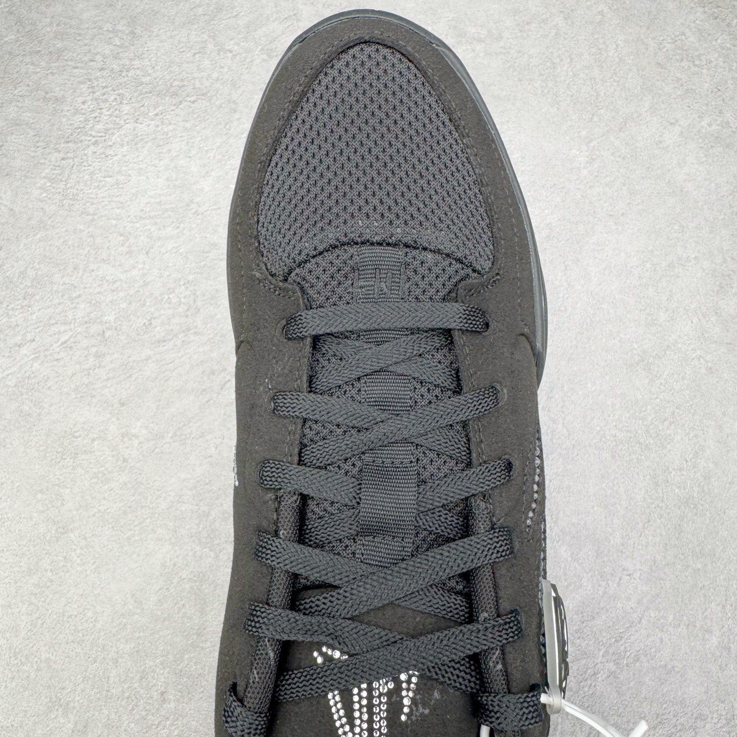 图片[4]-＃灭世/Max Swarovski/施华洛世奇 x NK Ja 2 Scratch EP 莫兰特二代柔软舒适防滑耐磨透气支撑轻便 低帮篮球鞋 联名黑色 IB3860-001 2024『压轴』后卫实战旗舰 圣枪腰王 重磅革新登场🌪 🔝历时5个月！全力打造 科比➕欧文系列 综合体 ！Pt实战体验天花板上限 再度提高🔝 ✅【顶配缓震】独家革新搭载 前掌5mm TURBO气垫 兼具贴地与缓震！（正品仅长方形小气垫）➕后掌大马蹄14mm厚 气垫 提高后掌缓震极限 （正品后掌无气垫） ✅【顶级抗扭】 搭载硬度65HC 发泡中底框架 ➕高强度中足抗扭片 革新升级 赛事级抗扭水平！独此一家 ✅【顶级支撑】鞋身侧向包裹 双层补强层 200斤以上选手 也可驾驭（正品仅一层）对比市场货品偷工减料 不可同日而语！ ✅气垫气压上脚即可感受！后掌鞋垫掀开可见气垫轮廓（谨防窜货） 鞋底止滑配方 无需磨合 原地起飞🛫 NK年度后卫旗舰 独家革新升级 『口碑源自专业 实力来源于专注』 真灭世纯原 切勿被市场仿冒吊牌挂羊头卖狗肉 尺码：39-46 正码正拍-选品中心