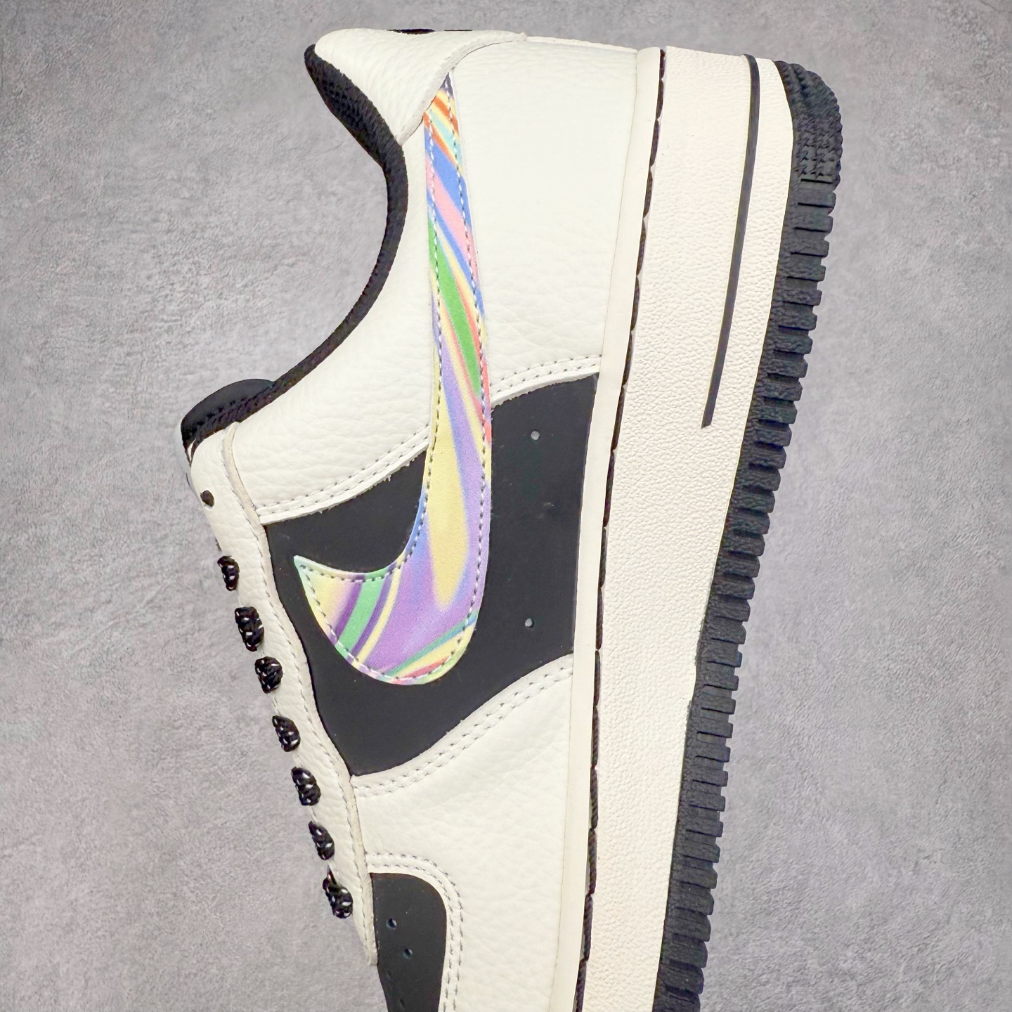 图片[7]-NK Air Force 1´07 Low 空军一号低帮百搭休闲运动板鞋 LW9279-011 柔软、弹性十足的缓震性能和出色的中底设计 横跨复古与现代的外型结合 造就出风靡全球 三十多年的Force 1 直到今天还深受青睐 实拍调校N版已经零色差零失真 百分百还原实物色彩所见即所得 不存在货不对板色差等低级问题 选购参考实物拍摄 不混卖不参货 只用心做好货严格选品 承诺混一赔十 尺码：36 36.5 37.5 38 38.5 39 40 40.5 41 42 42.5 43 44 44.5 45-选品中心