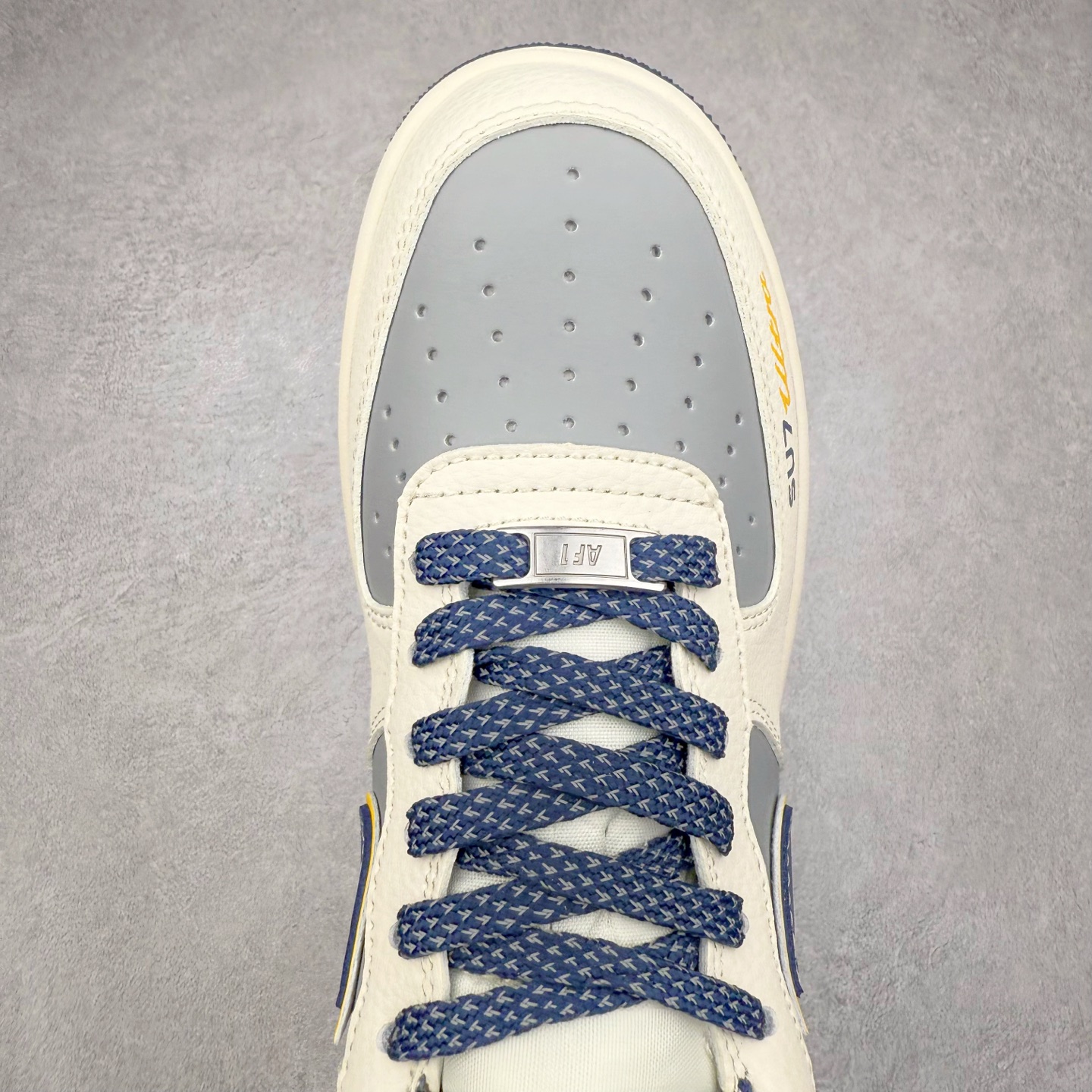 图片[4]-NK Air Force 1´07 Low 空军一号低帮百搭休闲运动板鞋 XX3168-213 柔软、弹性十足的缓震性能和出色的中底设计 横跨复古与现代的外型结合 造就出风靡全球 三十多年的Force 1 直到今天还深受青睐 实拍调校N版已经零色差零失真 百分百还原实物色彩所见即所得 不存在货不对板色差等低级问题 选购参考实物拍摄 不混卖不参货 只用心做好货严格选品 承诺混一赔十 尺码：36 36.5 37.5 38 38.5 39 40 40.5 41 42 42.5 43 44 44.5 45-选品中心