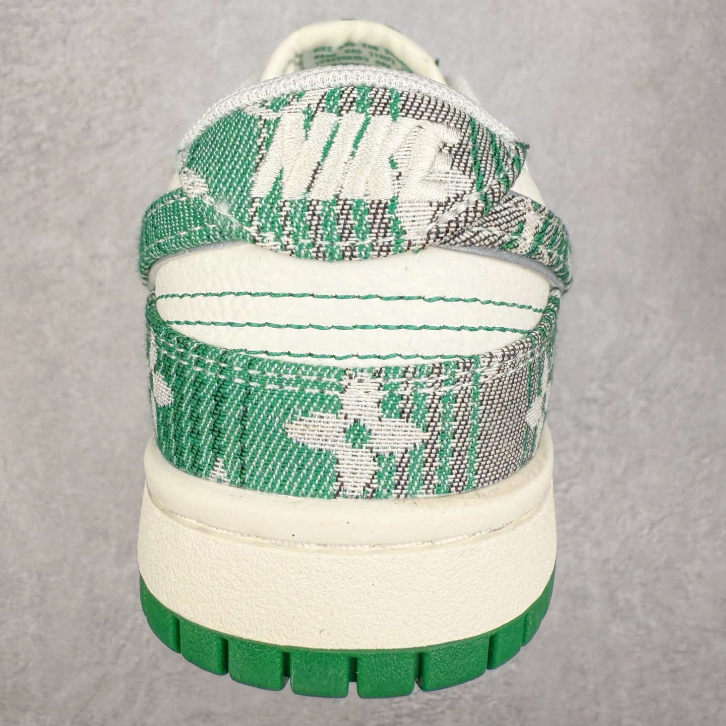 图片[8]-NK Dunk Low 定制配色 SC9772-811 大厂出品 极力推荐 原装头层材料 独家版型蒸餾加工帶來的是更好的视觉和脚感体验大厂纯原品质出货 清洁度 电绣工艺 皮料切割干净无任何毛边 细节完美 实拍调校N版已经零色差零失真 百分百还原实物色彩所见即所得 不存在货不对板色差等低级问题 选购参考实物拍摄 不混卖不参货 只用心做好货严格选品 承诺混一赔十 尺码：36 36.5 37.5 38 38.5 39 40 40.5 41 42 42.5 43 44 44.5 45-选品中心