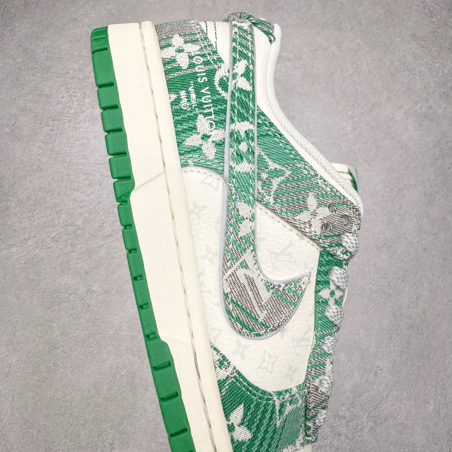 图片[6]-NK Dunk Low 定制配色 SC9772-811 大厂出品 极力推荐 原装头层材料 独家版型蒸餾加工帶來的是更好的视觉和脚感体验大厂纯原品质出货 清洁度 电绣工艺 皮料切割干净无任何毛边 细节完美 实拍调校N版已经零色差零失真 百分百还原实物色彩所见即所得 不存在货不对板色差等低级问题 选购参考实物拍摄 不混卖不参货 只用心做好货严格选品 承诺混一赔十 尺码：36 36.5 37.5 38 38.5 39 40 40.5 41 42 42.5 43 44 44.5 45-选品中心