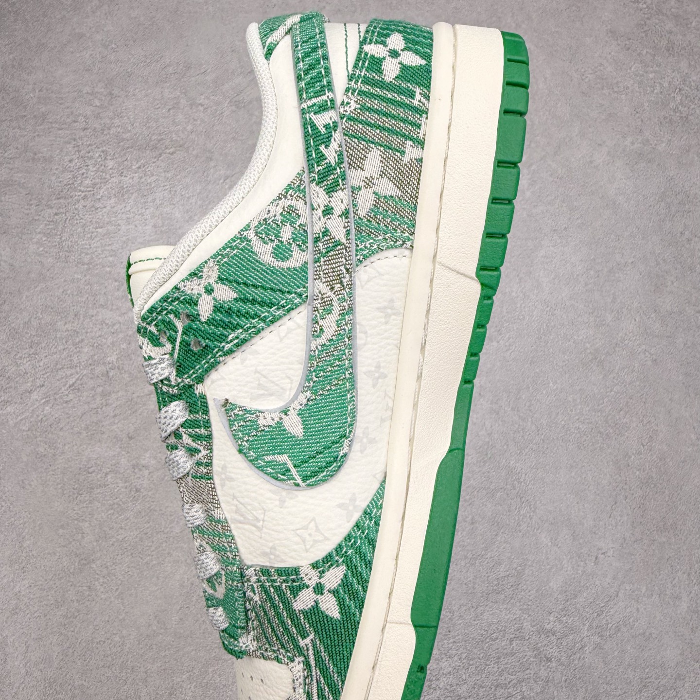 图片[7]-NK Dunk Low 定制配色 SC9772-811 大厂出品 极力推荐 原装头层材料 独家版型蒸餾加工帶來的是更好的视觉和脚感体验大厂纯原品质出货 清洁度 电绣工艺 皮料切割干净无任何毛边 细节完美 实拍调校N版已经零色差零失真 百分百还原实物色彩所见即所得 不存在货不对板色差等低级问题 选购参考实物拍摄 不混卖不参货 只用心做好货严格选品 承诺混一赔十 尺码：36 36.5 37.5 38 38.5 39 40 40.5 41 42 42.5 43 44 44.5 45-选品中心