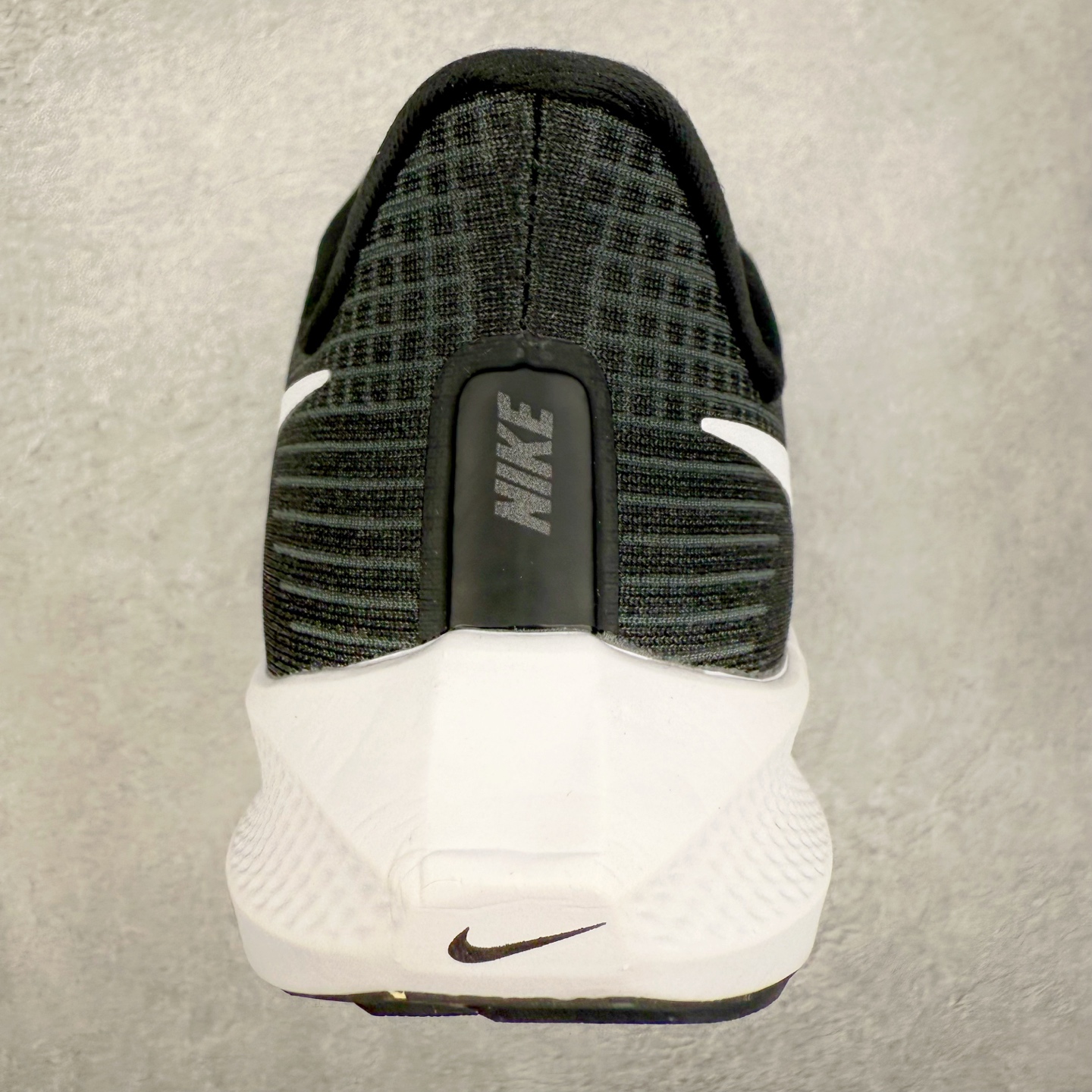 图片[8]-＃TG纯原 NK Pegasus 39 飞马39舒适低帮马拉松跑步鞋 黑白 DH4071-001 泰光Zp特供批次 市面唯一支持实战的跑鞋 原档案数据原厂网纱 正确高频花纹 前后掌内置Zoom Air气垫 原装MD大底 脚感完美还原 原盒原配 QC检验、钢印 俱全 原底科技 同步原版 脚感堪比Boost 实拍调校N版已经零色差零失真 百分百还原实物色彩所见即所得 不存在货不对板色差等低级问题 选购参考实物拍摄 不混卖不参货 只用心做好货严格选品 承诺混一赔十 尺码：36 36.5 37.5 38 38.5 39 40 40.5 41 42 42.5 43 44 44.5 45-选品中心