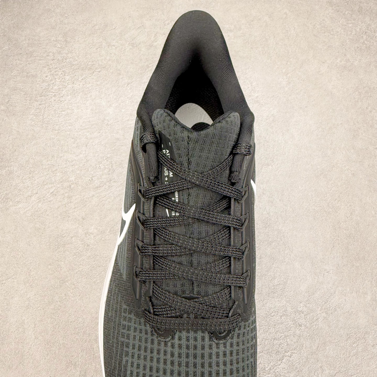 图片[5]-＃TG纯原 NK Pegasus 39 飞马39舒适低帮马拉松跑步鞋 黑白 DH4071-001 泰光Zp特供批次 市面唯一支持实战的跑鞋 原档案数据原厂网纱 正确高频花纹 前后掌内置Zoom Air气垫 原装MD大底 脚感完美还原 原盒原配 QC检验、钢印 俱全 原底科技 同步原版 脚感堪比Boost 实拍调校N版已经零色差零失真 百分百还原实物色彩所见即所得 不存在货不对板色差等低级问题 选购参考实物拍摄 不混卖不参货 只用心做好货严格选品 承诺混一赔十 尺码：36 36.5 37.5 38 38.5 39 40 40.5 41 42 42.5 43 44 44.5 45-选品中心