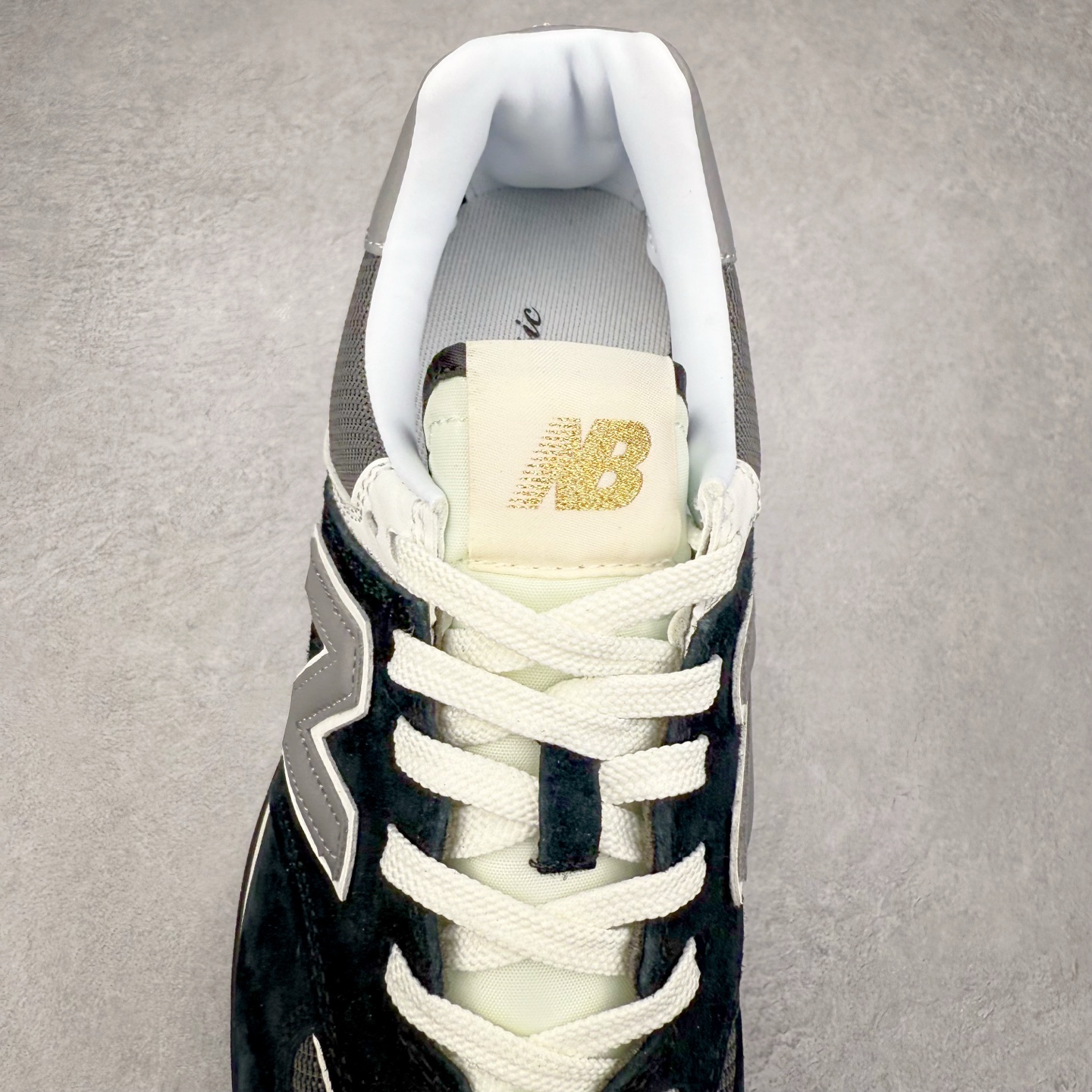 图片[5]-NB新百伦New Balance U574升级版系列低帮复古休闲运动慢跑鞋 新版NB574，妥妥美产既视感有木有。相较传统574，新版鞋跟及鞋面设计自带9系美产既视感！鞋面、内衬质感以及穿着体验更加！鞋型更流畅和饱满,鞋底增添了风格的多样化!底部升级橡胶颗粒大底,更防滑耐磨,上脚后感觉柔软且舒适。尺码：36 36.5 37.5 38 38.5 39.5 40 40.5 41.5 42 42.5 43 44 45-选品中心