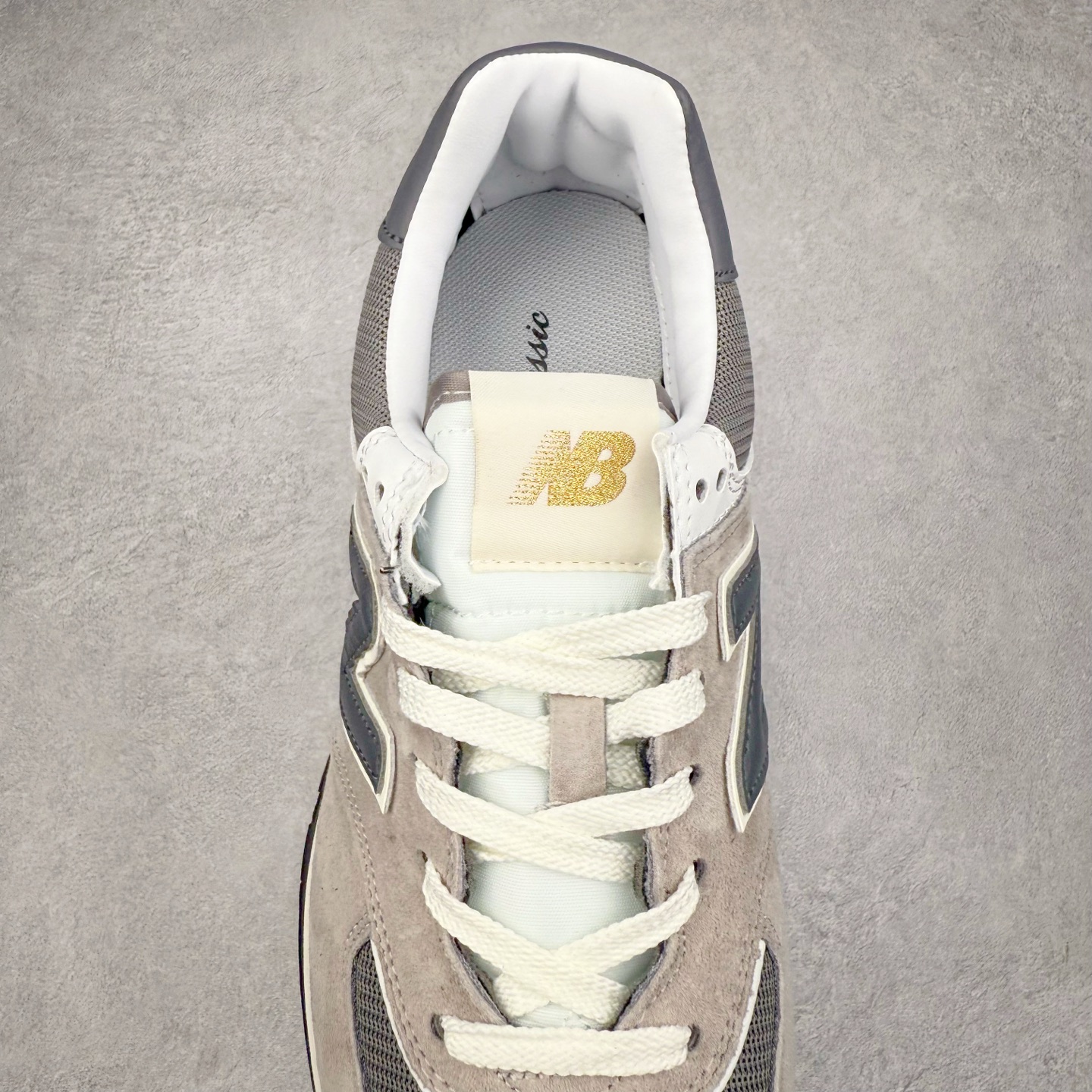 图片[5]-NB新百伦New Balance U574升级版系列低帮复古休闲运动慢跑鞋 新版NB574，妥妥美产既视感有木有。相较传统574，新版鞋跟及鞋面设计自带9系美产既视感！鞋面、内衬质感以及穿着体验更加！鞋型更流畅和饱满,鞋底增添了风格的多样化!底部升级橡胶颗粒大底,更防滑耐磨,上脚后感觉柔软且舒适。尺码：36 36.5 37.5 38 38.5 39.5 40 40.5 41.5 42 42.5 43 44 45-选品中心