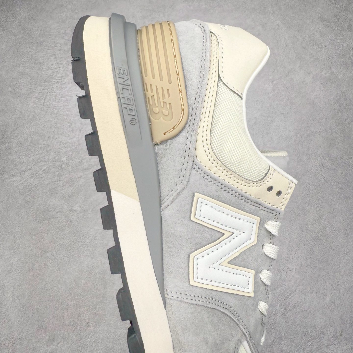 图片[6]-NB新百伦New Balance U574升级版系列低帮复古休闲运动慢跑鞋 新版NB574，妥妥美产既视感有木有。相较传统574，新版鞋跟及鞋面设计自带9系美产既视感！鞋面、内衬质感以及穿着体验更加！鞋型更流畅和饱满,鞋底增添了风格的多样化!底部升级橡胶颗粒大底,更防滑耐磨,上脚后感觉柔软且舒适。尺码：36 36.5 37.5 38 38.5 39.5 40 40.5 41.5 42 42.5 43 44 45-选品中心