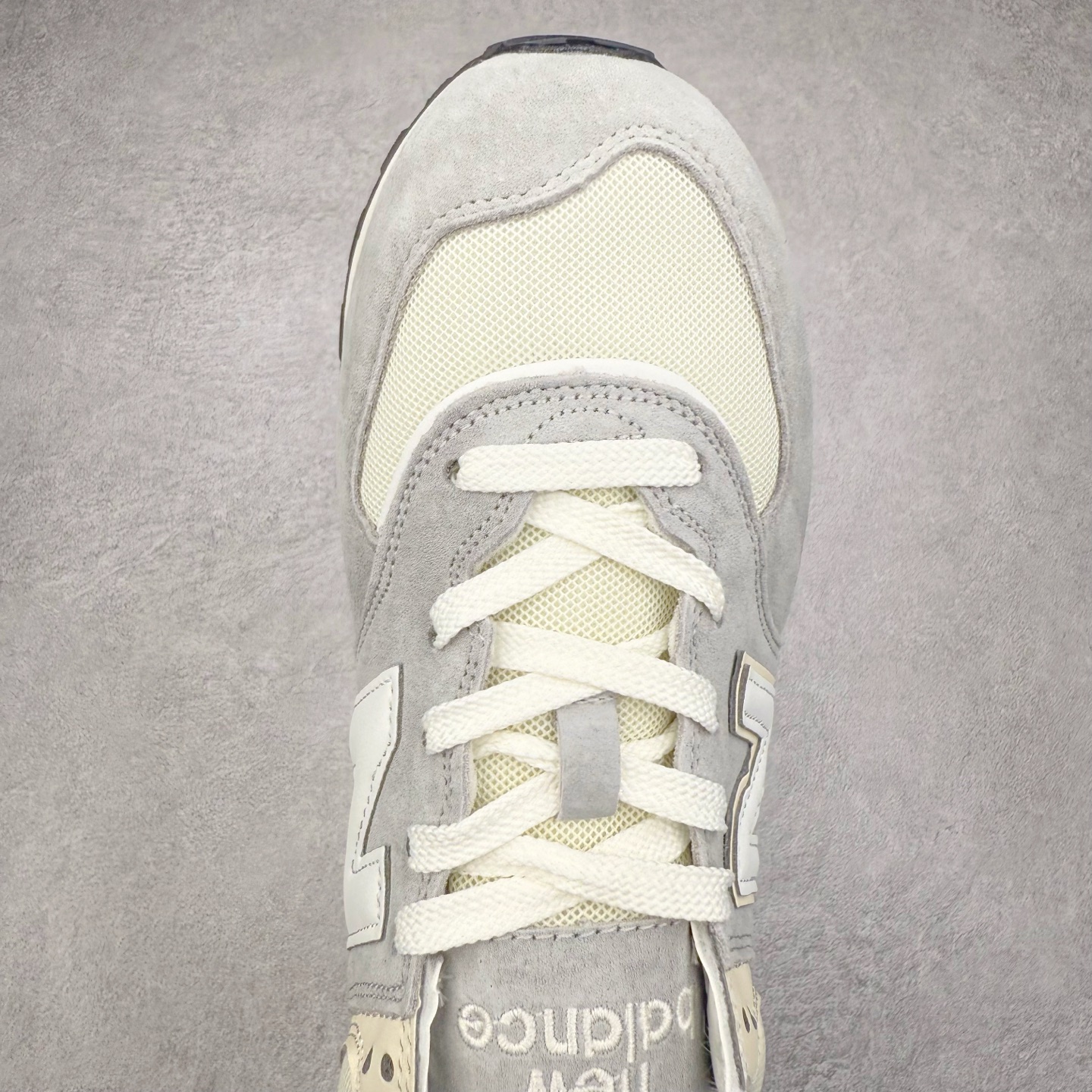 图片[4]-NB新百伦New Balance U574升级版系列低帮复古休闲运动慢跑鞋 新版NB574，妥妥美产既视感有木有。相较传统574，新版鞋跟及鞋面设计自带9系美产既视感！鞋面、内衬质感以及穿着体验更加！鞋型更流畅和饱满,鞋底增添了风格的多样化!底部升级橡胶颗粒大底,更防滑耐磨,上脚后感觉柔软且舒适。尺码：36 36.5 37.5 38 38.5 39.5 40 40.5 41.5 42 42.5 43 44 45-选品中心